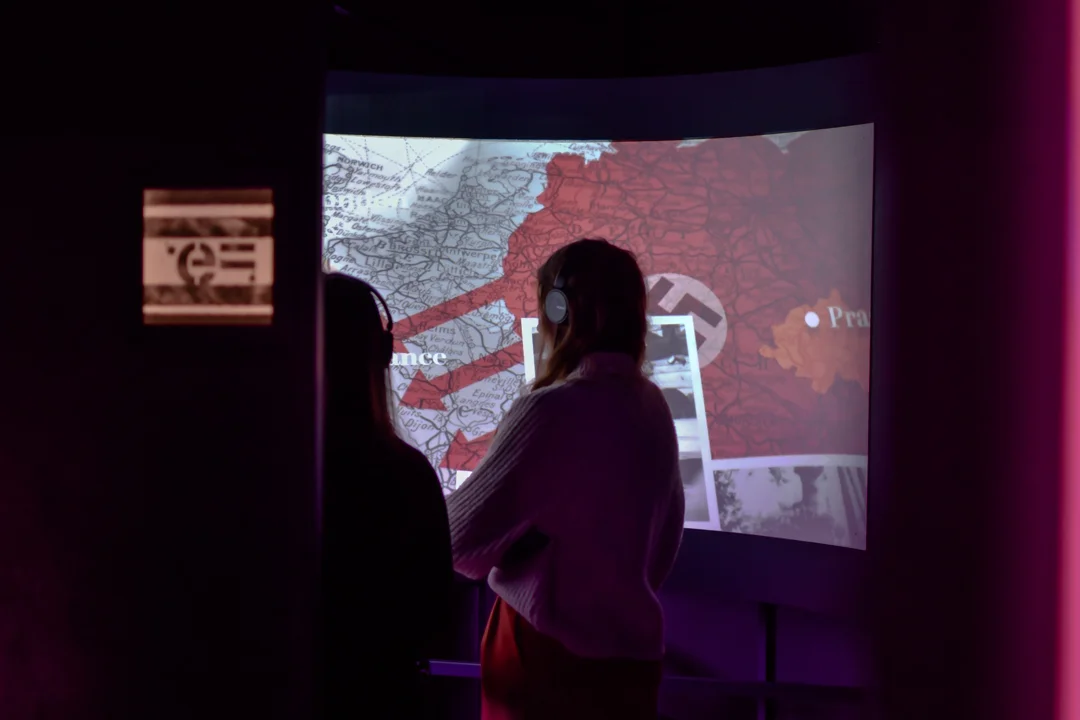 Vstupenka do jedné z interaktivních expozic Institutu Paměti národa dle vašeho výběru
