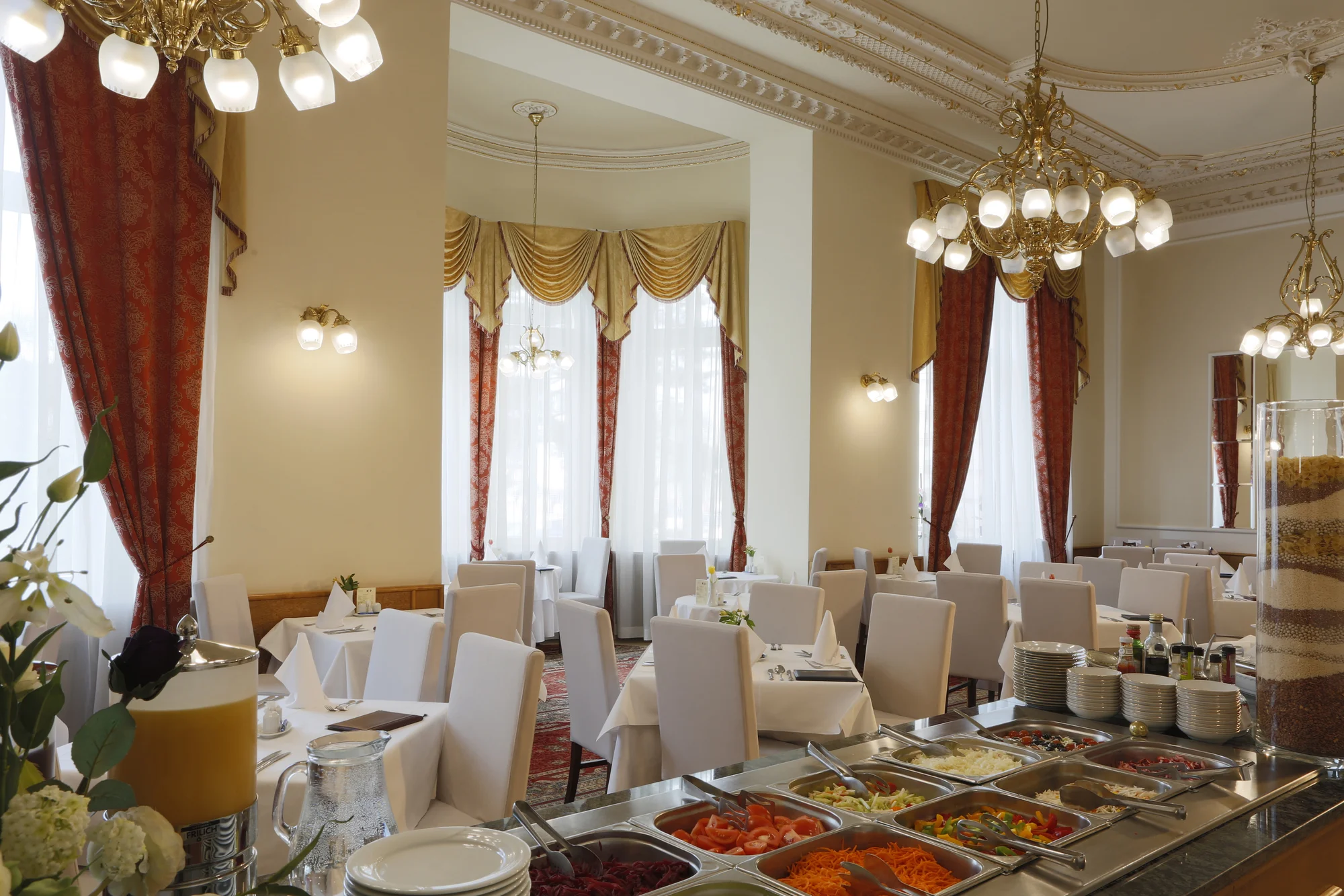 Pobyt ve 4* hotelu v Karlových Varech s neomezeným wellness, snídaní či polopenzí i masáží