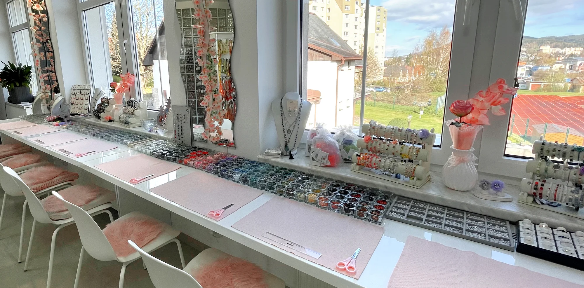 Workshop výroby náramků z minerálních korálků pro 1 osobu