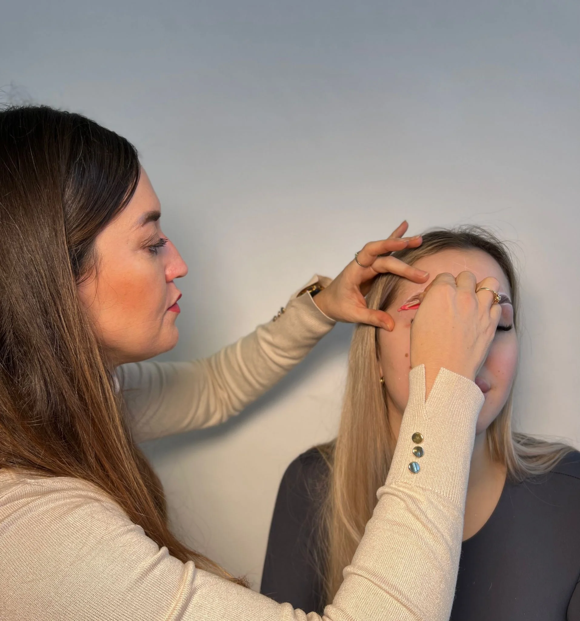 Laminace obočí či lash lifting včetně barvení a hloubkové výživy