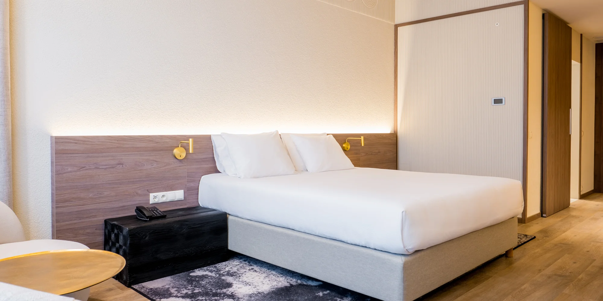Nový hotel u jezera Wisełka: pláže Baltu i Volyňský park na dosah, wellness a polopenze v ceně