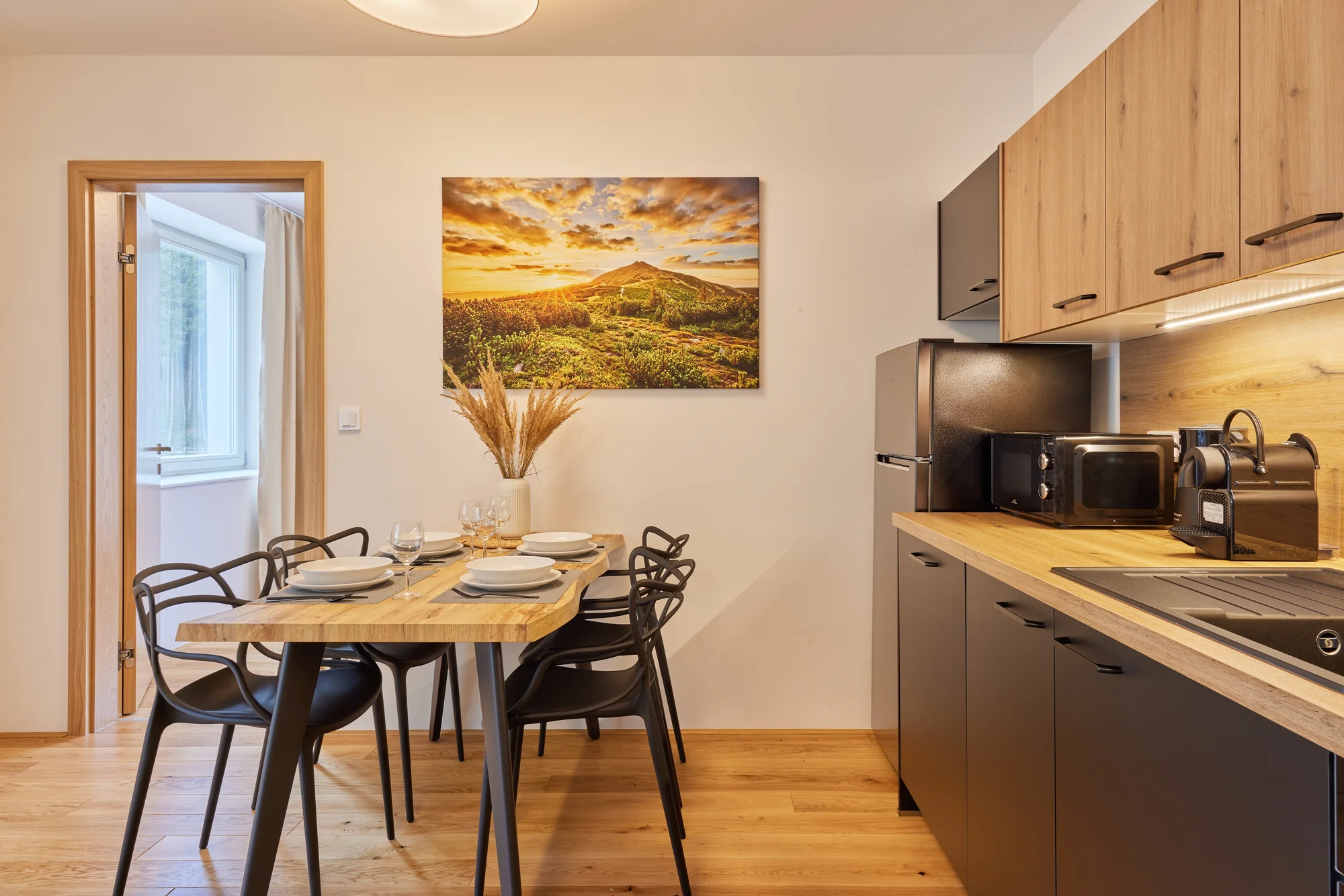 Moderní apartmány v Peci pod Sněžkou pro páry i rodiny: snídaně, wellness i slevy na lanovku