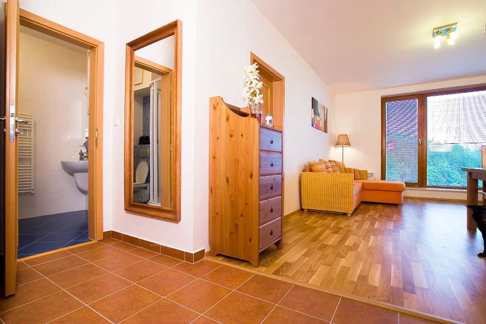 Útulné horské apartmány až pro 8 lidí v srdci Krkonoš: posezení u táboráku i výlety do okolí