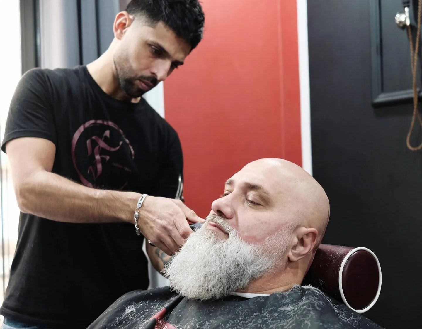 Pánský střih, úprava vousů i VIP balíček v tradičním perském barbershopu