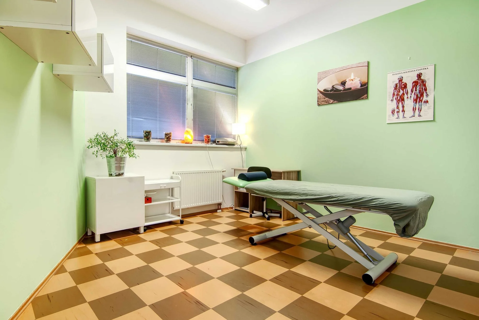 Ošetření mykózy na nehtech rukou nebo nohou výkonným laserem