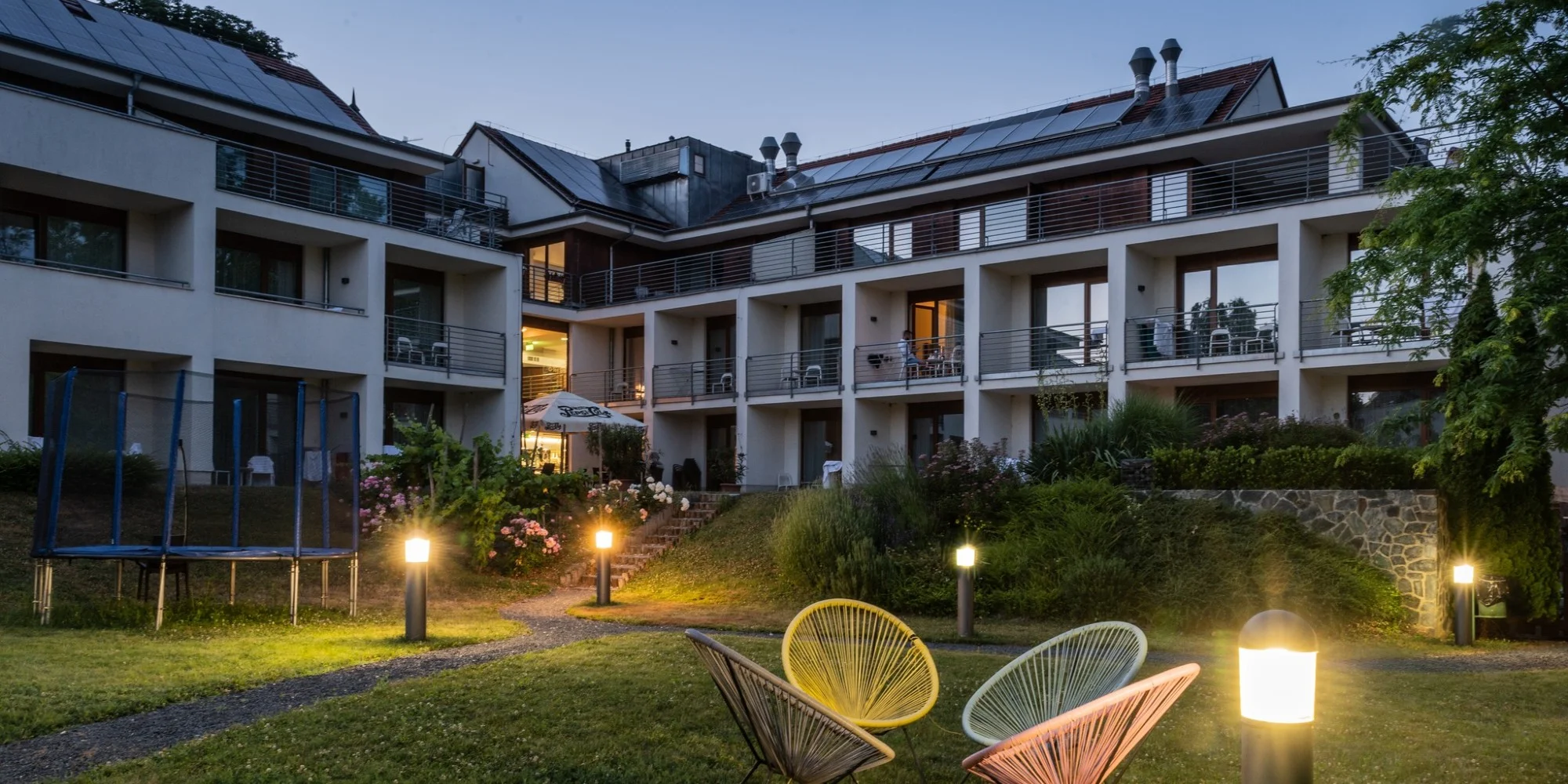 Pobyt pro požitkáře u Balatonu: ochutnávka vína, designové ubytování i neomezený wellness