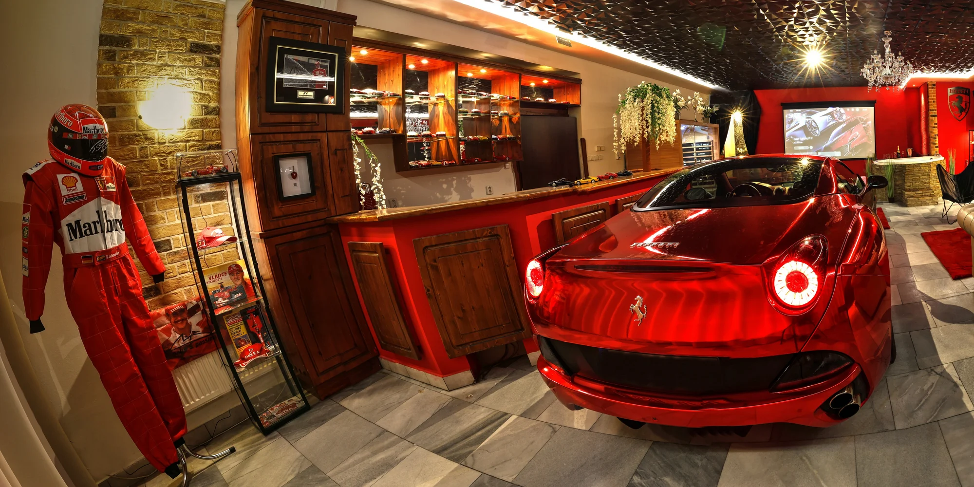 Zážitkový apartmán s vozem Ferrari, wellness, herní konzolí a kulečníkem