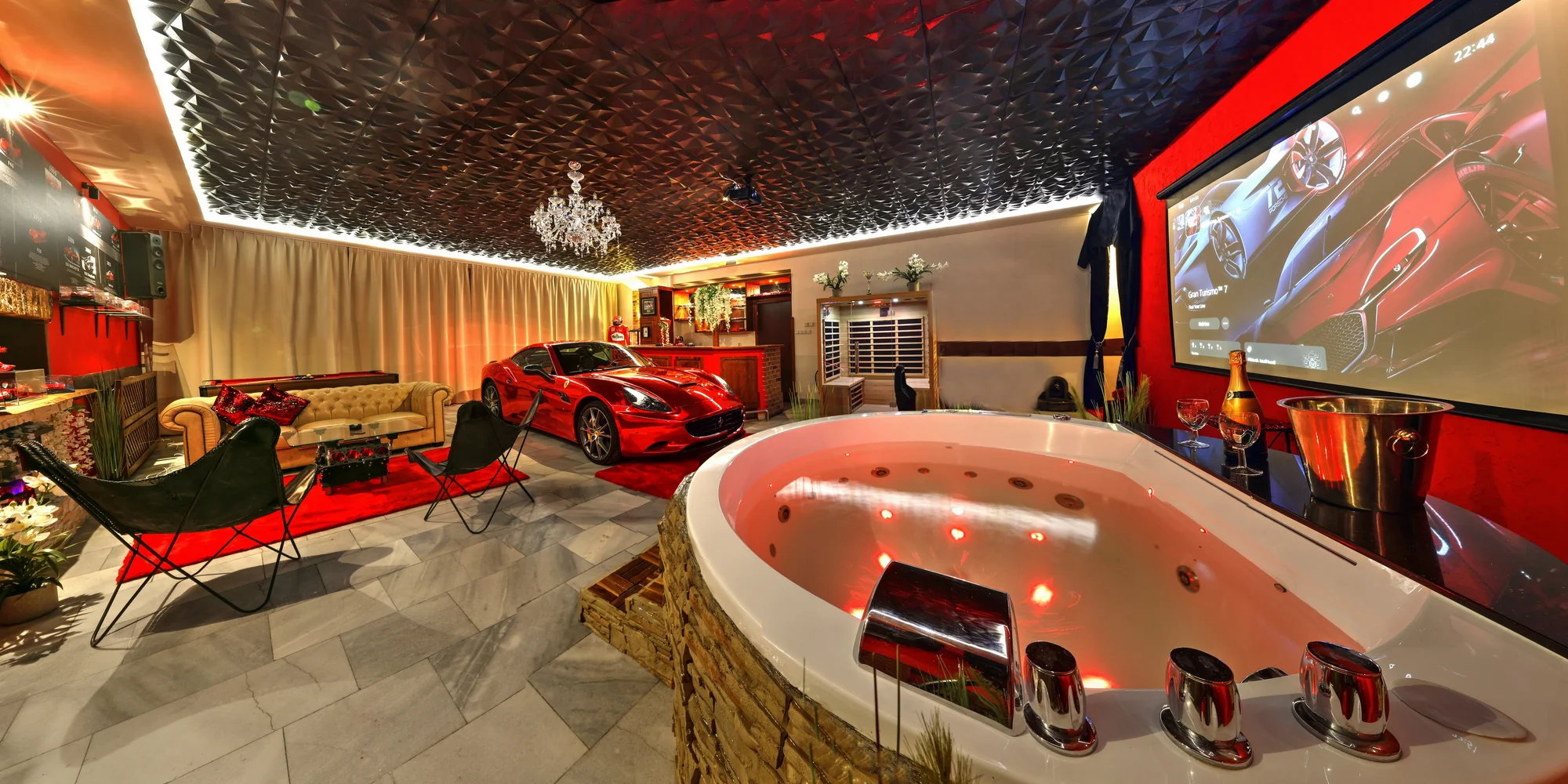 Zážitkový apartmán s vozem Ferrari, wellness, herní konzolí a kulečníkem