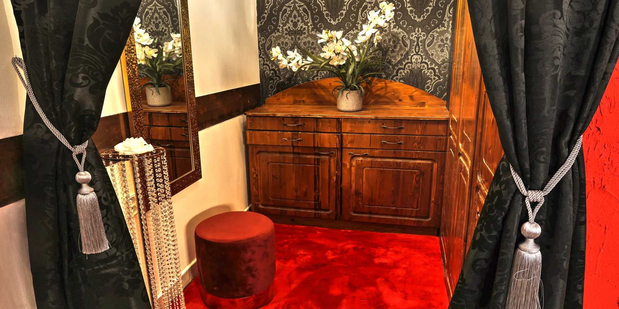 Zážitkový apartmán s vozem Ferrari, wellness, herní konzolí a kulečníkem
