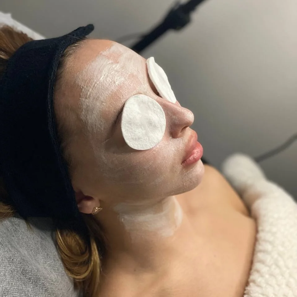 Omlazení pleti: lifting, ultrazvukové či manuální čištění, karboxyterapie, TC Plus peeling nebo mezoterapie