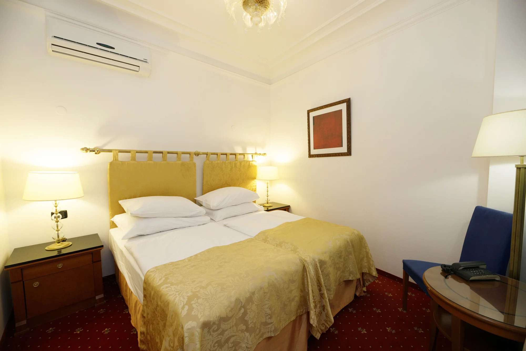 4* hotel na Starém Městě: snídaně v ceně a Karlův most za rohem