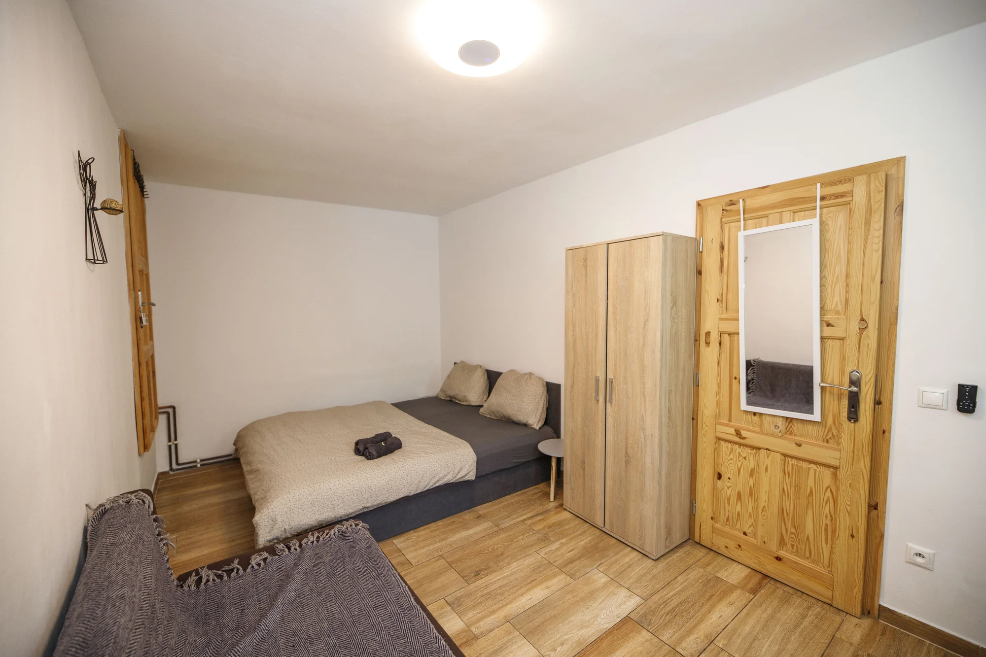 Dovolená v Plzni: Vybavené apartmány pro pár i rodinu i parkování zdarma