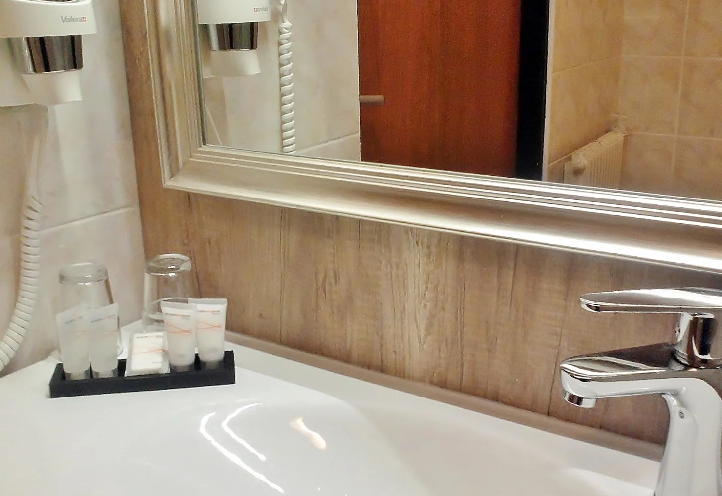 Pobyt v butikovém hotelu kousek od parku a léčivých pramenů: snídaně, bazén i privátní wellness