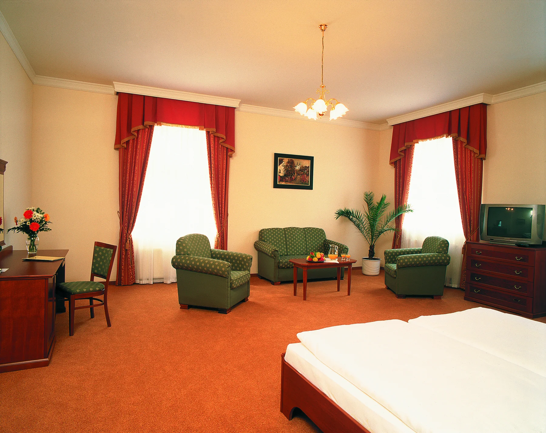 4* relax v Karlových Varech: bazénové a wellness centrum, lázeňské procedury, snídaně či polopenze