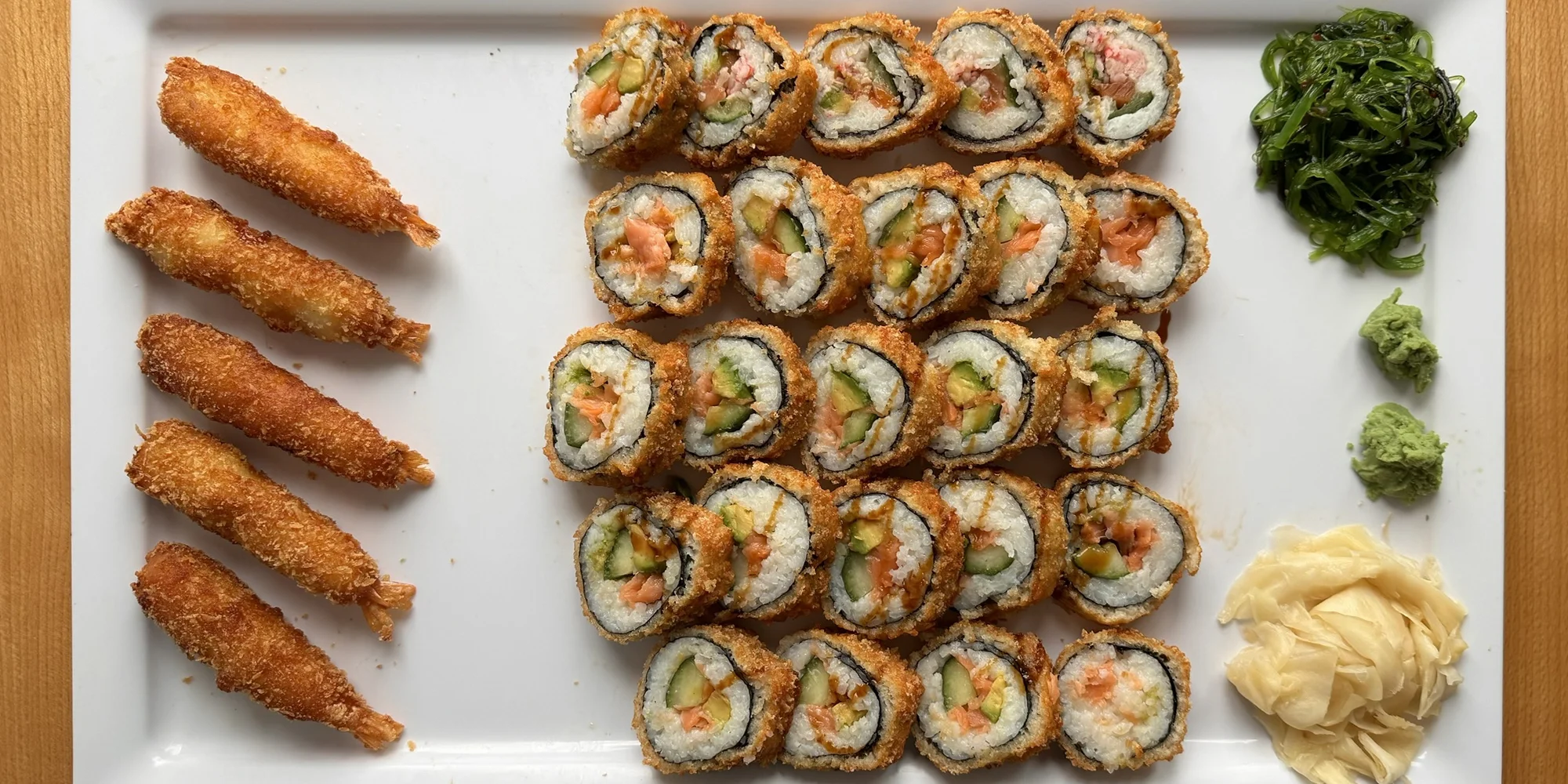 Krevety a sushi v tempuře plněné lososem i krabem: 29-44 ks