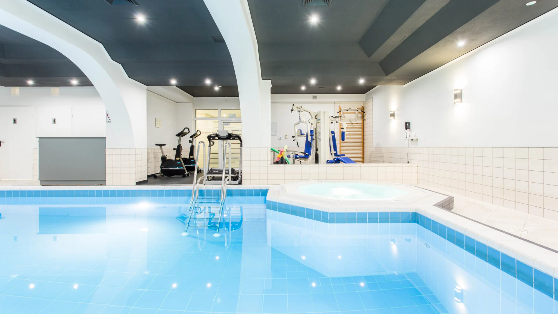 Hotel v centru Vratislavi jen 5 min pěšky od Staroměstského náměstí: wellness, snídaně či polopenze