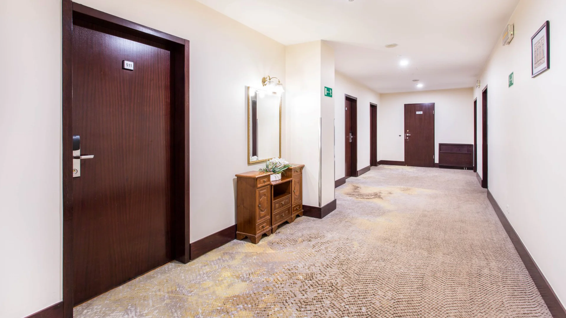 Hotel v centru Vratislavi jen 5 min pěšky od Staroměstského náměstí: wellness, snídaně či polopenze
