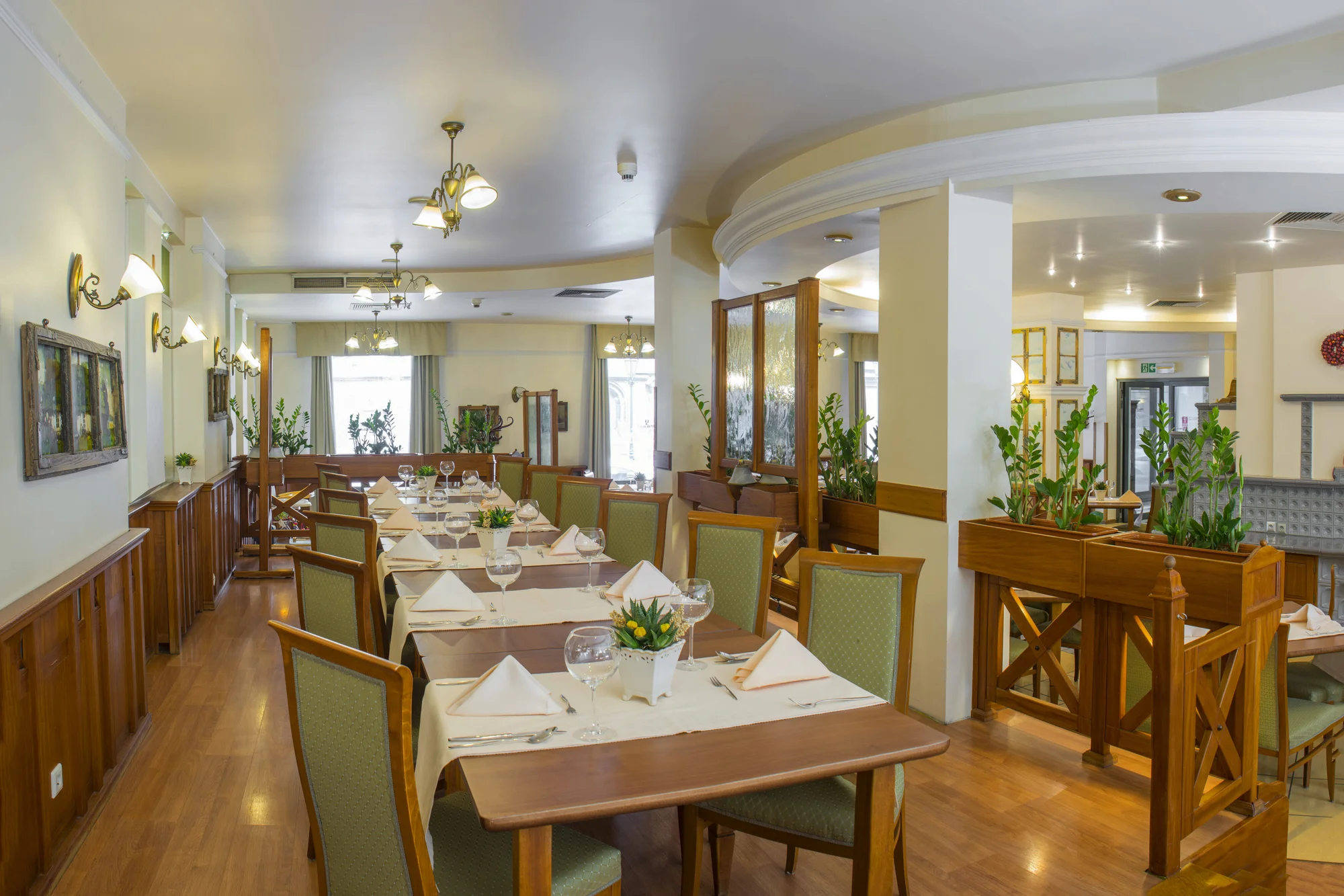 Hotel v centru Vratislavi jen 5 min pěšky od Staroměstského náměstí: wellness, snídaně či polopenze