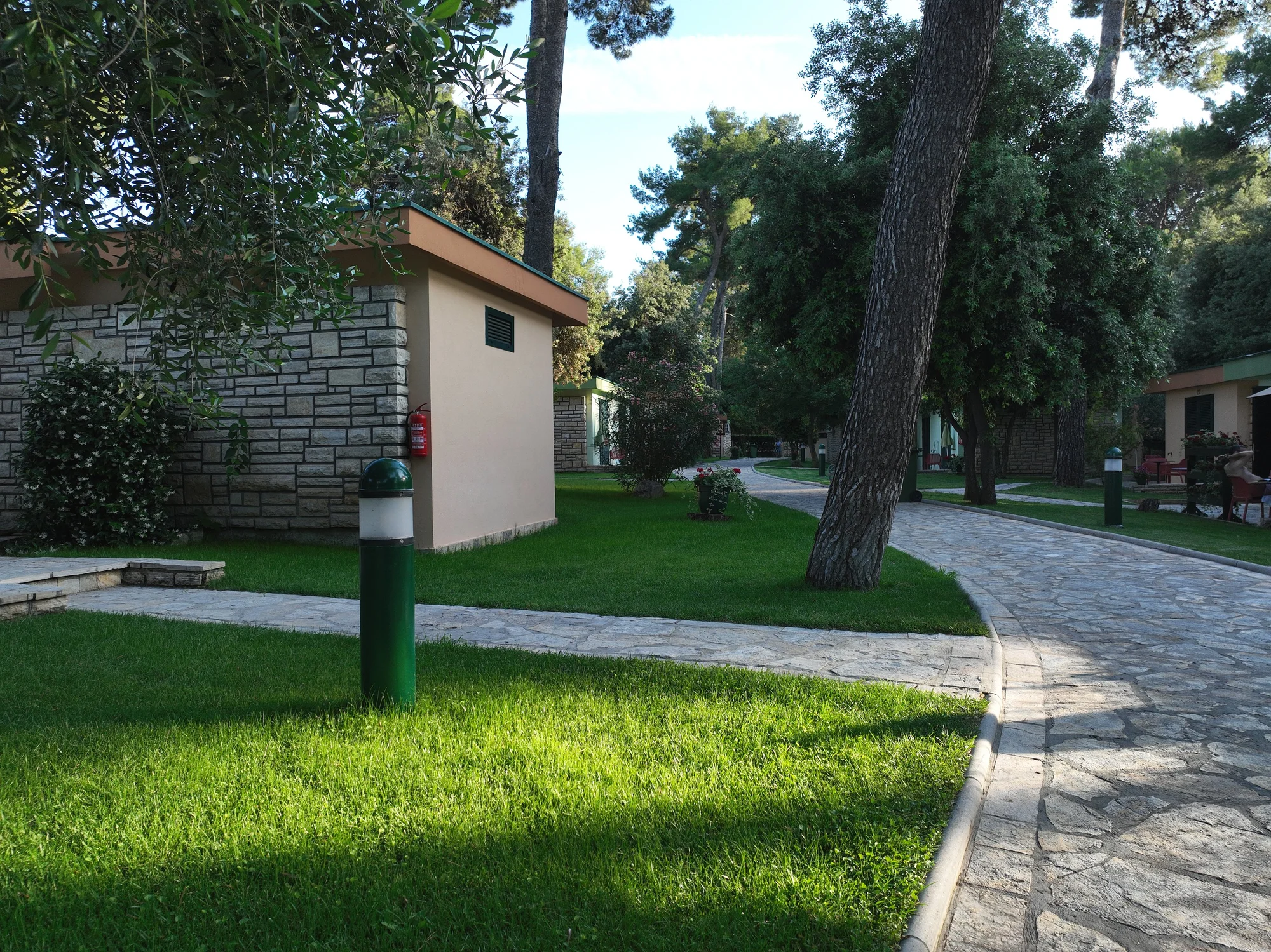 Bungalovy v Dalmácii kousek od moře: snídaně či polopenze a bazén