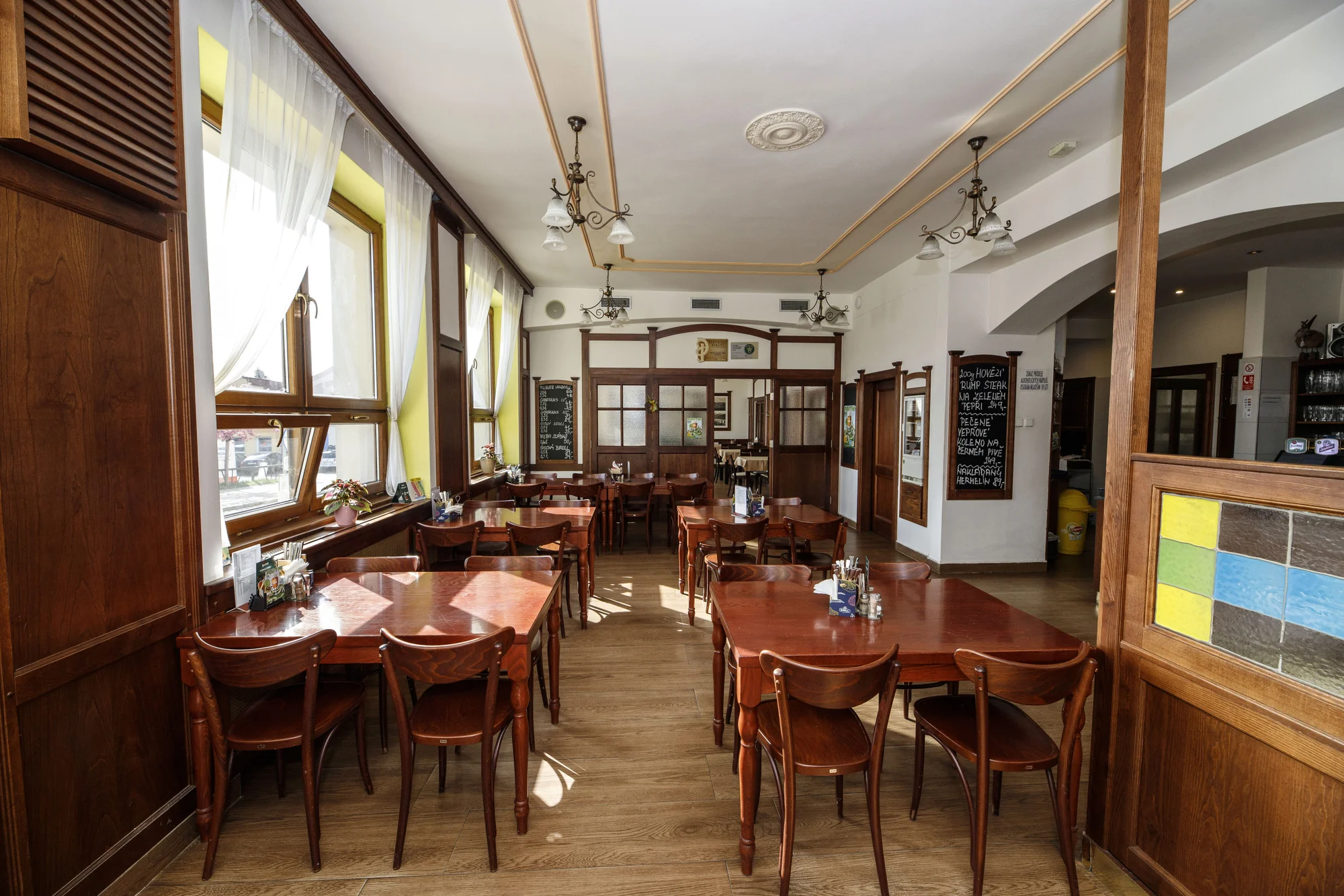 Oddech na Plzeňsku: nově zrekonstruovaný hotel, polopenze i vířivka na pokoji