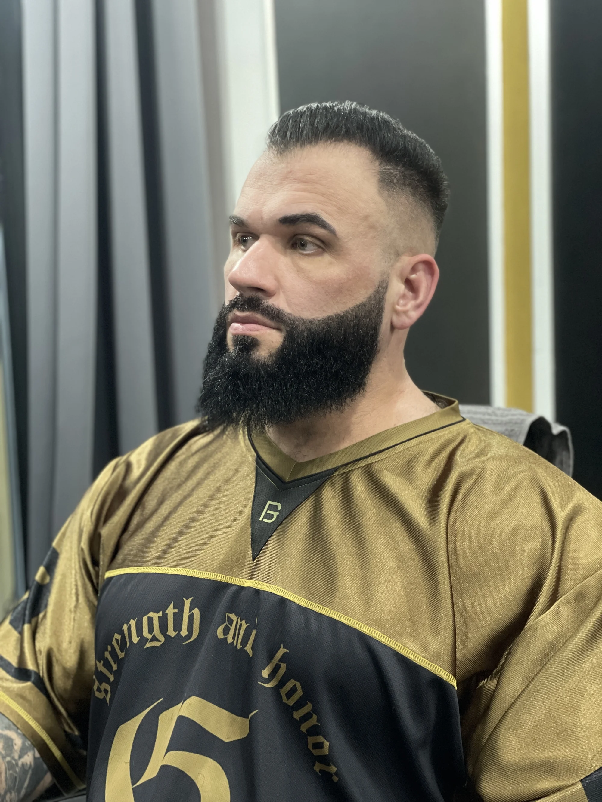 Pánský střih, úprava vousů i VIP balíček v tradičním perském barbershopu