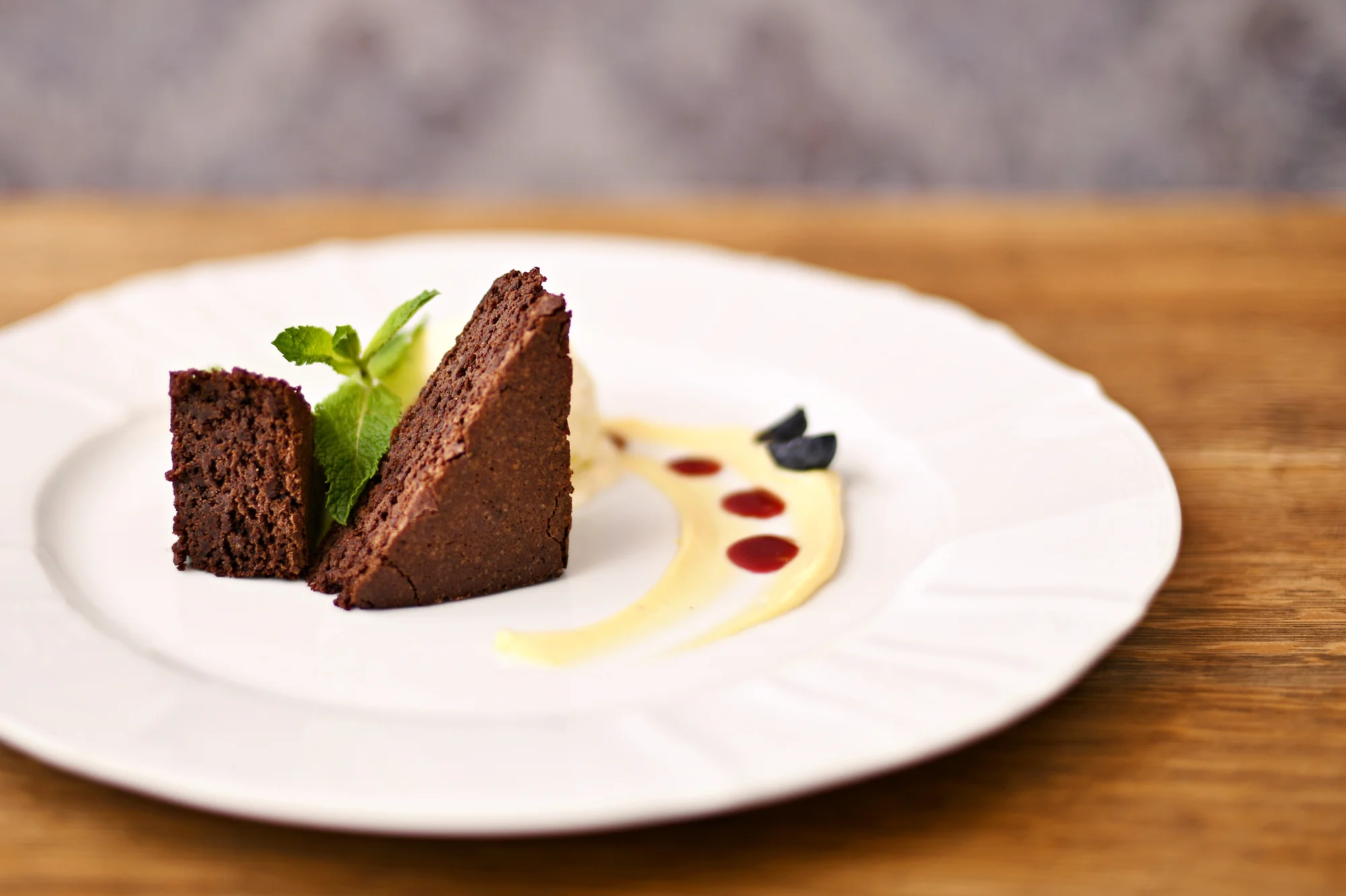 4chodové menu v Chateau Ctěnice i s neomezenou konzumací vína či piva pro 1–2 osoby