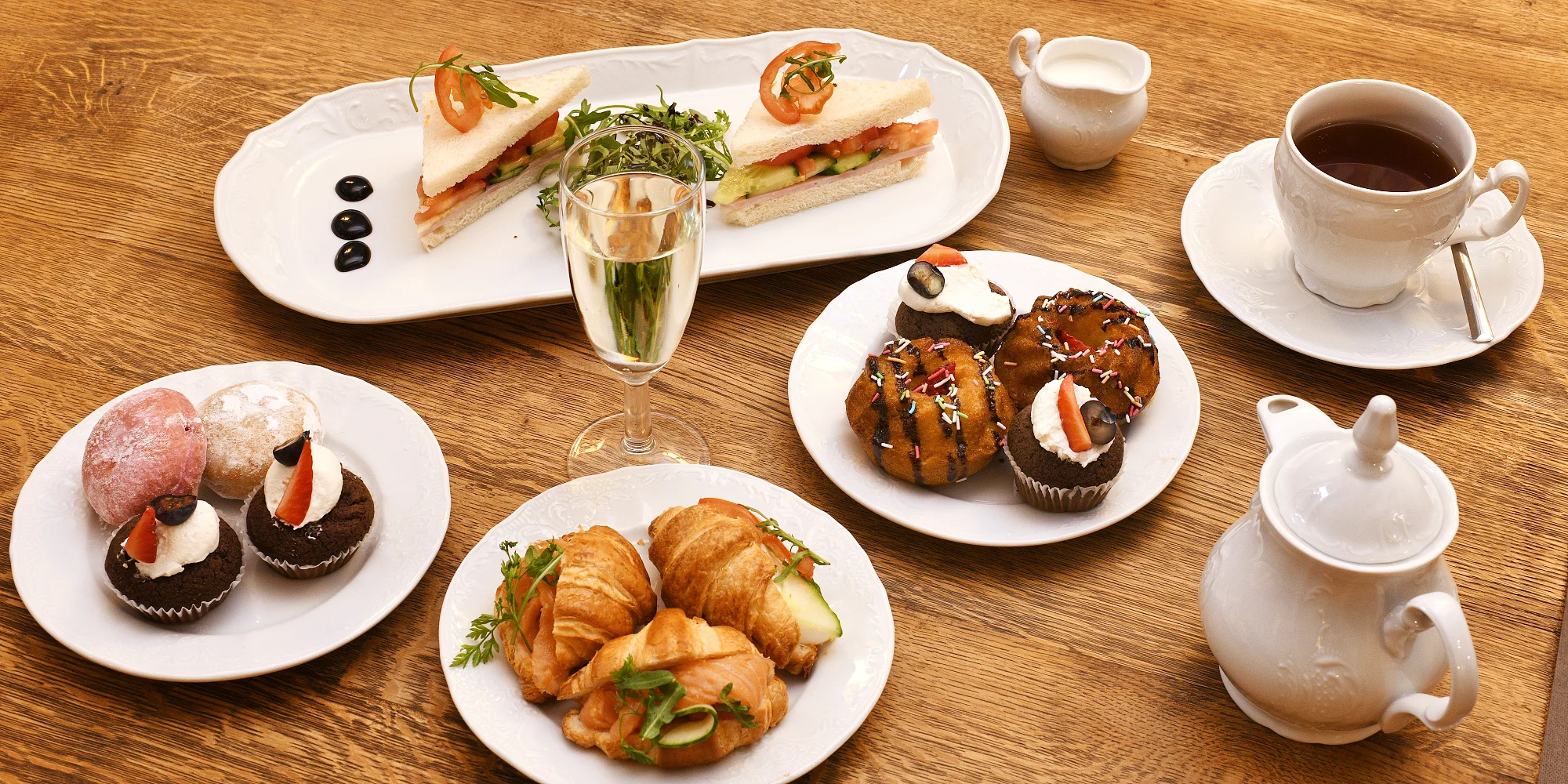 Čaj o páté či nedělní brunch v Chateau Ctěnice pro 2 osoby