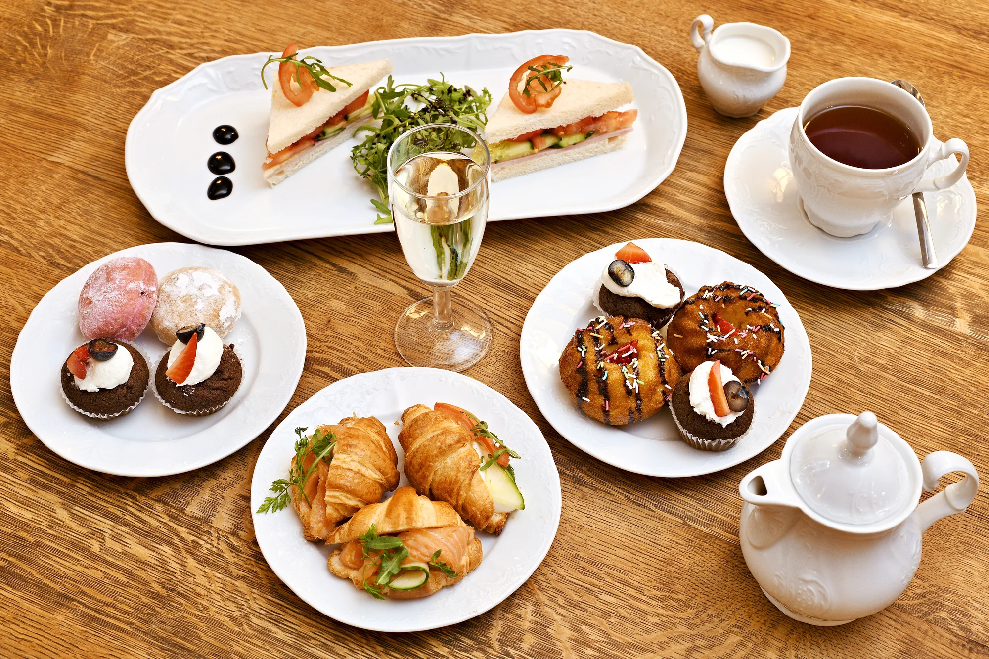 Čaj o páté či nedělní brunch v Chateau Ctěnice pro 2 osoby