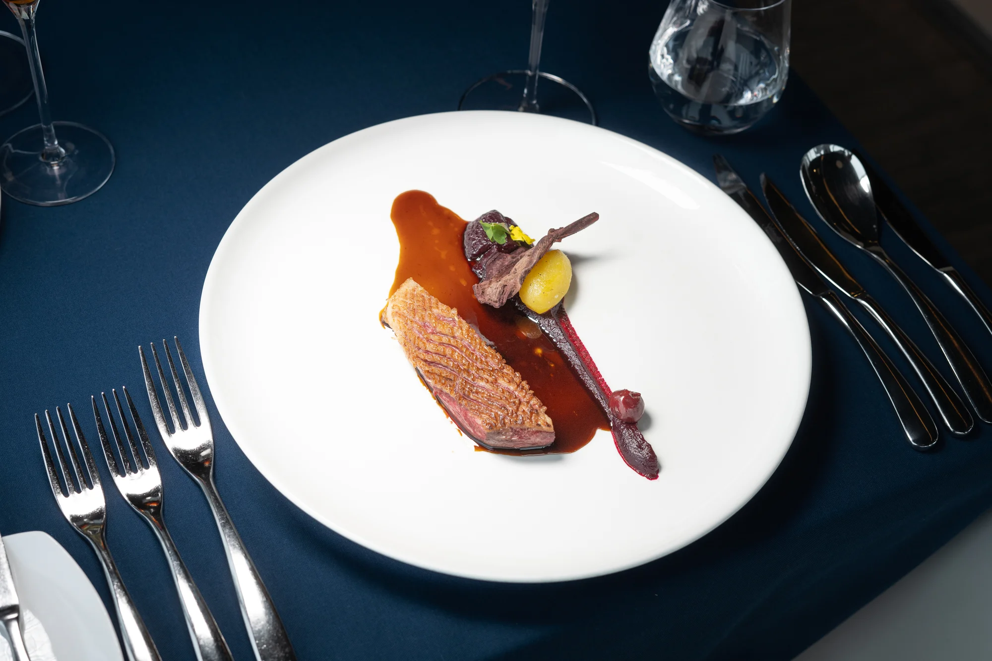 Luxusní 5chodové menu v Žižkovské věži: foie gras, siven, kachní prsa a signature cocktail