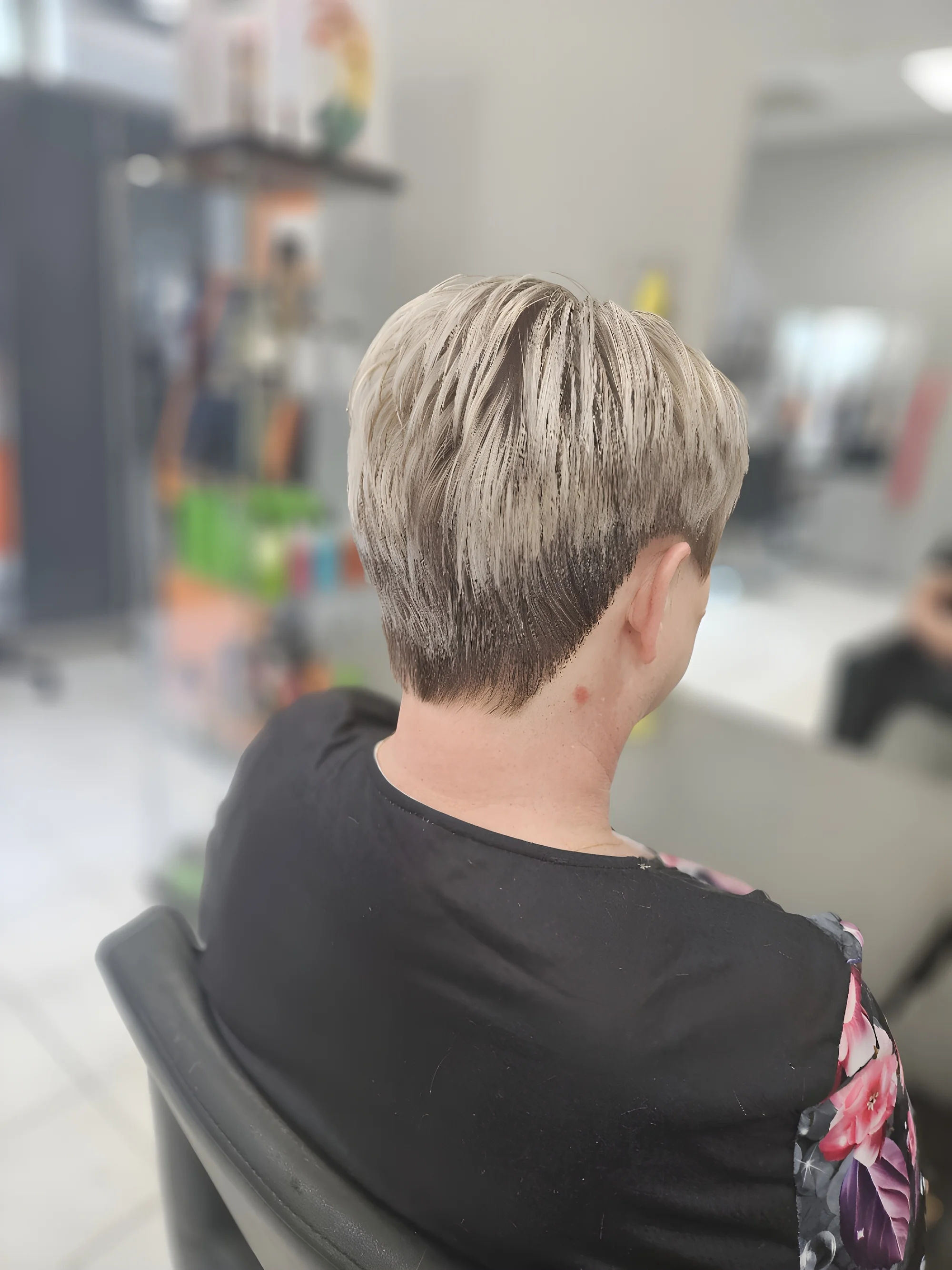 Kadeřnické balíčky se střihem vč. melíru i barvení odrostů či celých délek