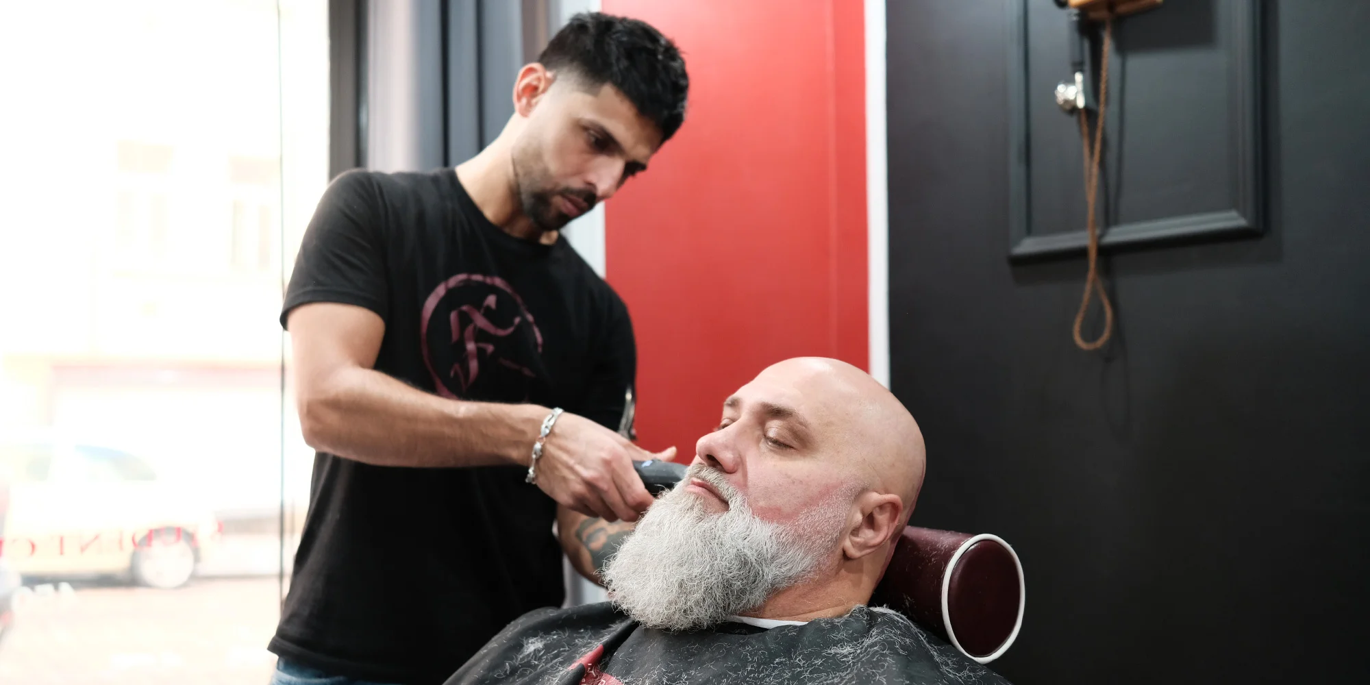 Pánský střih, úprava vousů i VIP balíček v tradičním perském barbershopu