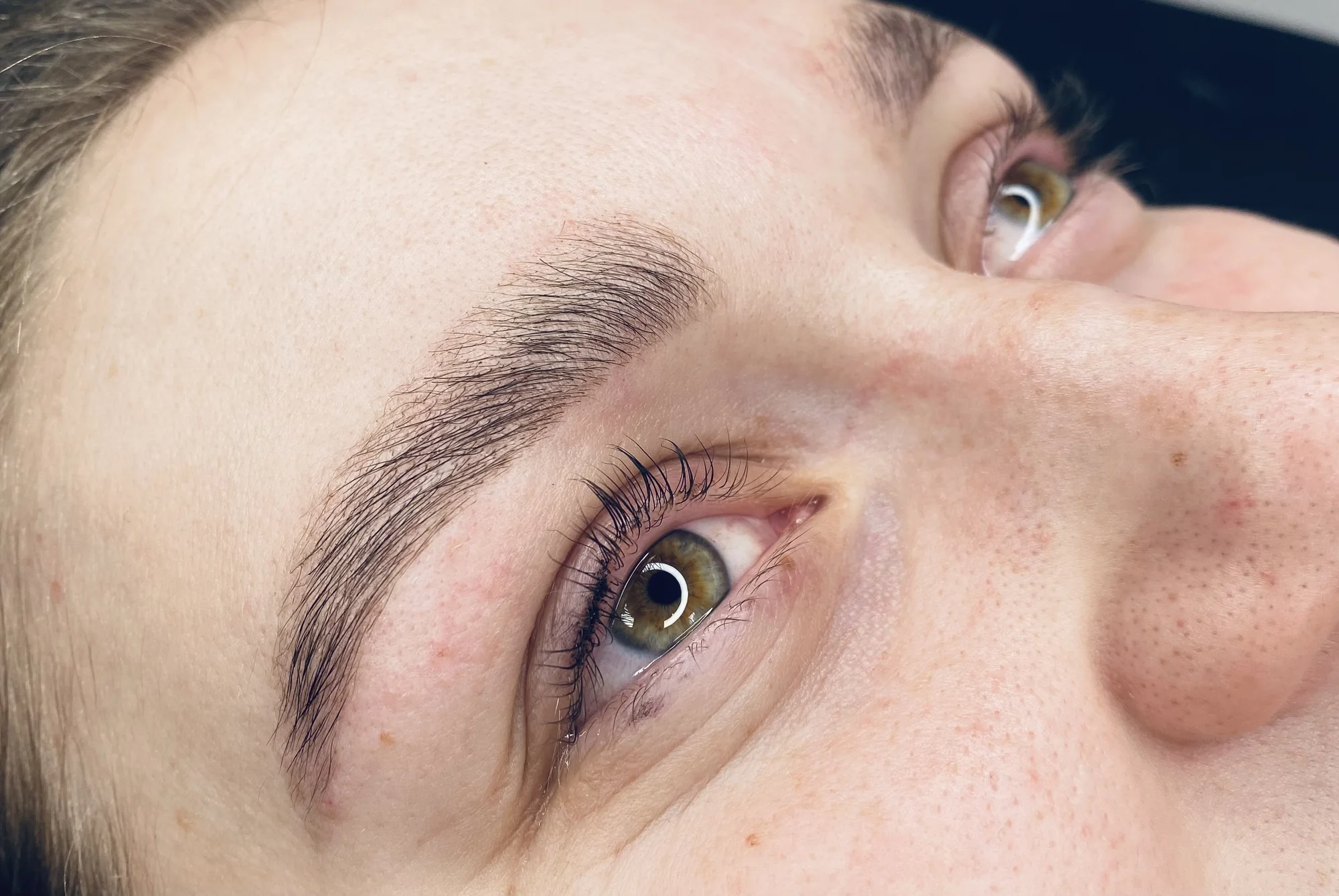Prodlužování řas, lash-lifting, laminace obočí i balíček s úpravou a barvením obočí i řas