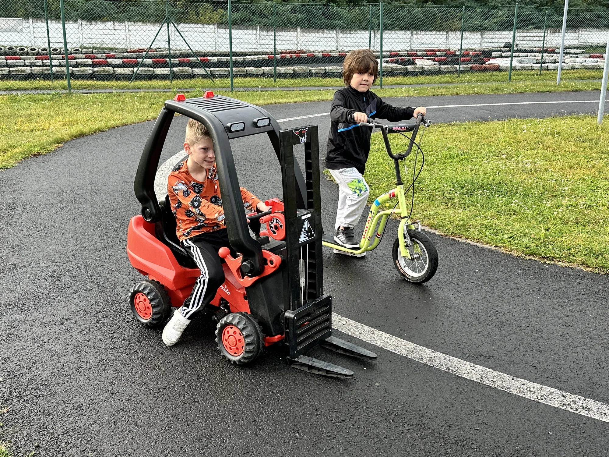 Vstup do BagrParku pro děti i dospělé: zábavní park, kde zkusíte řídit stavební stroje