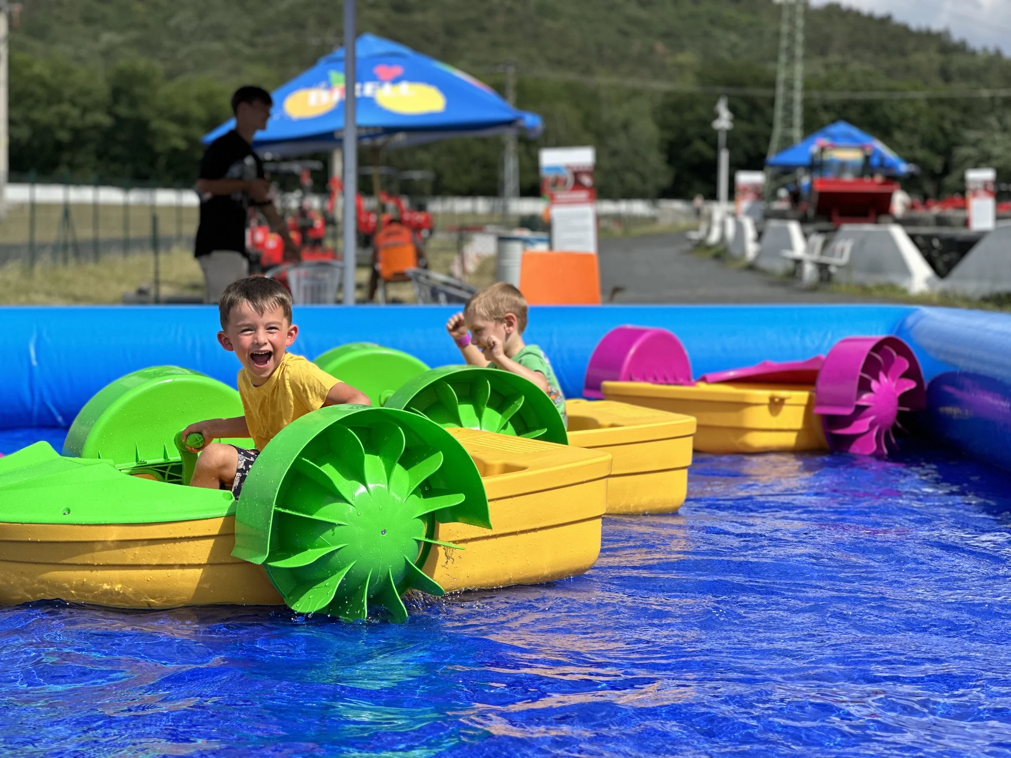 Vstup do BagrParku pro děti i dospělé: zábavní park, kde zkusíte řídit stavební stroje