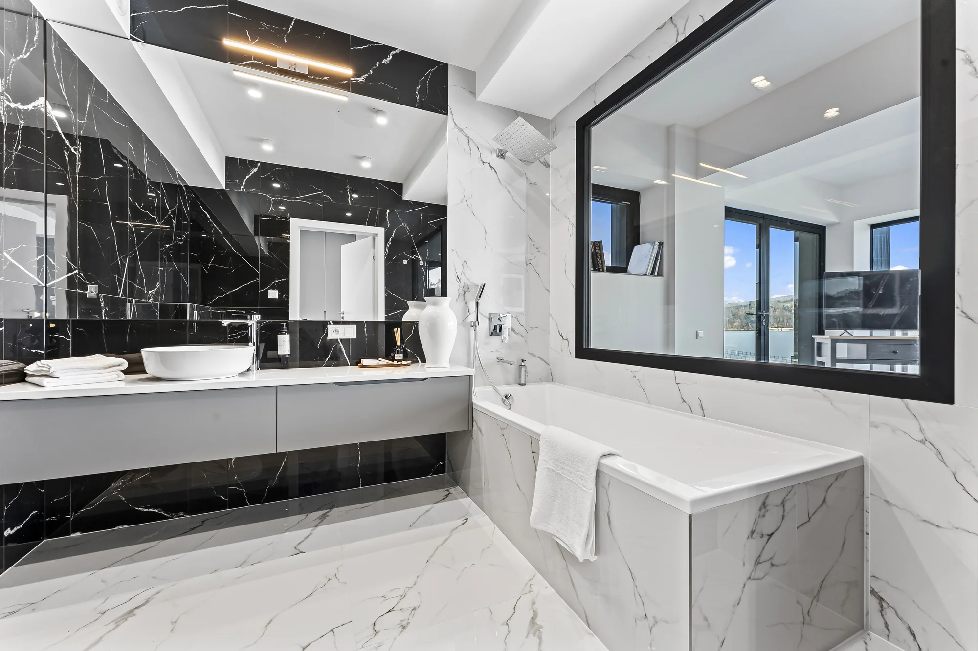 Moderní rodinný spa rezort na břehu Rožnovského jezera s wellness i jídlem