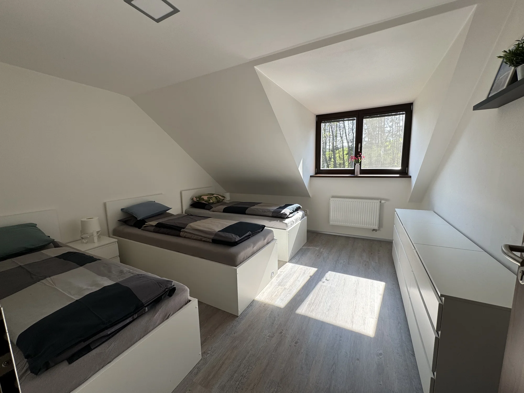 Pobyt v klidné vesnici v Jeseníkách: ubytování v apartmánech s vybavenou kuchyní, až pro 7 osob, cca 7 km od Karlovy Studánky