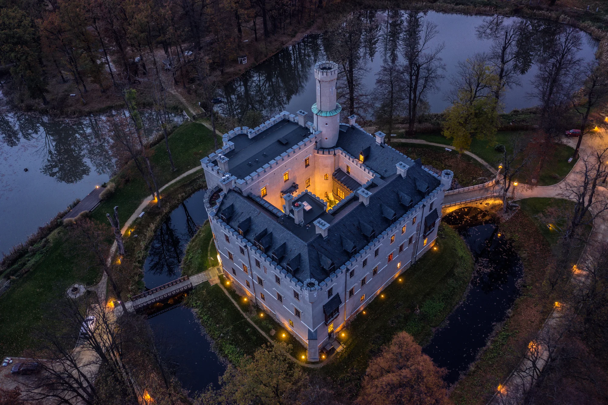 Zámecký pobyt v polských Krkonoších: snídaně, sauny i venkovní vířivka