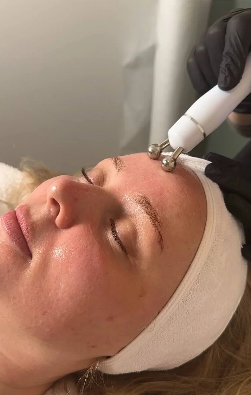 Omlazení pleti: lifting, ultrazvukové či manuální čištění, karboxyterapie, TC Plus peeling nebo mezoterapie