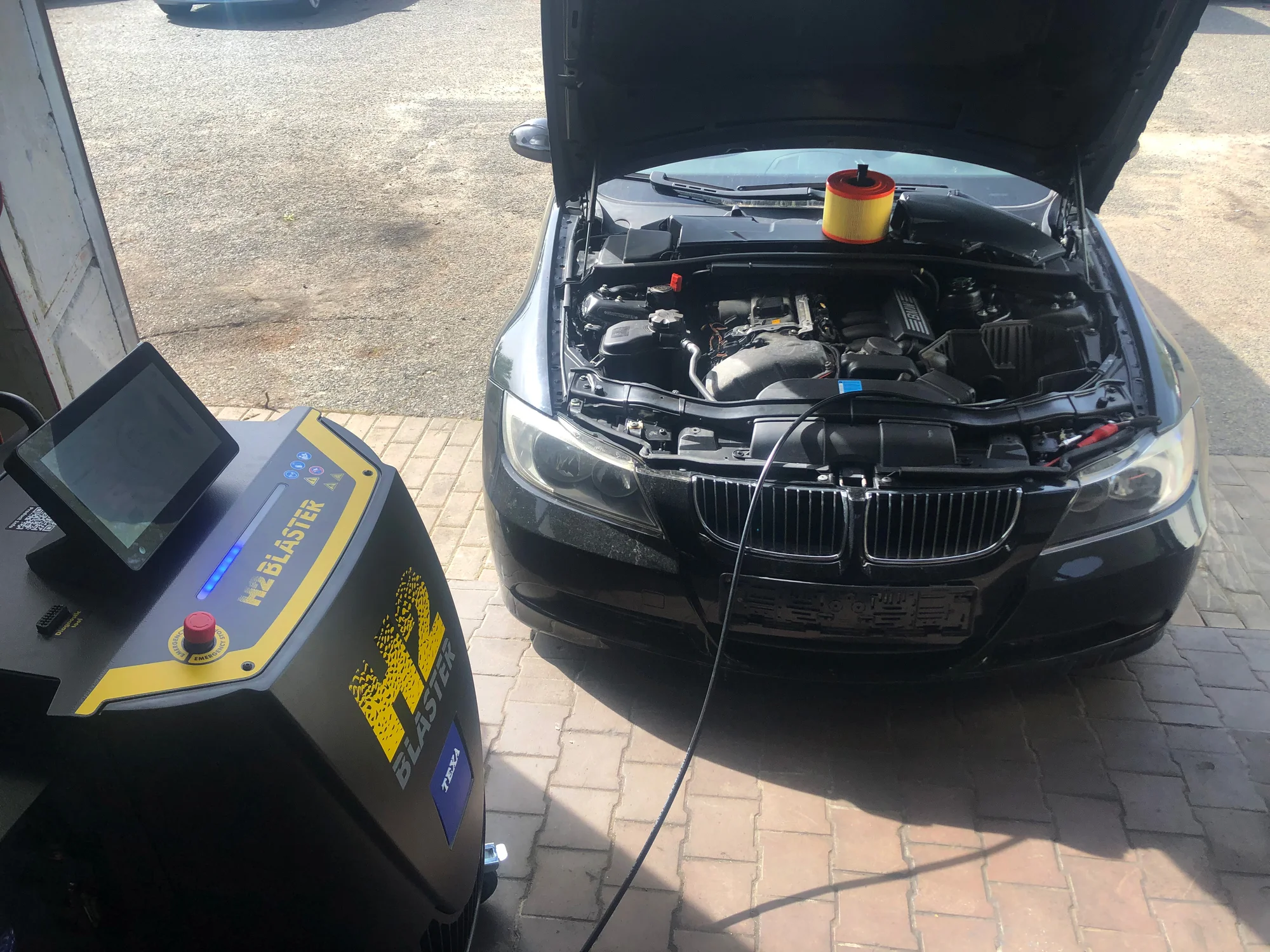 Dekarbonizace motoru vodíkem pro obnovení výkonu, prodloužení životnosti i snížení spotřeby