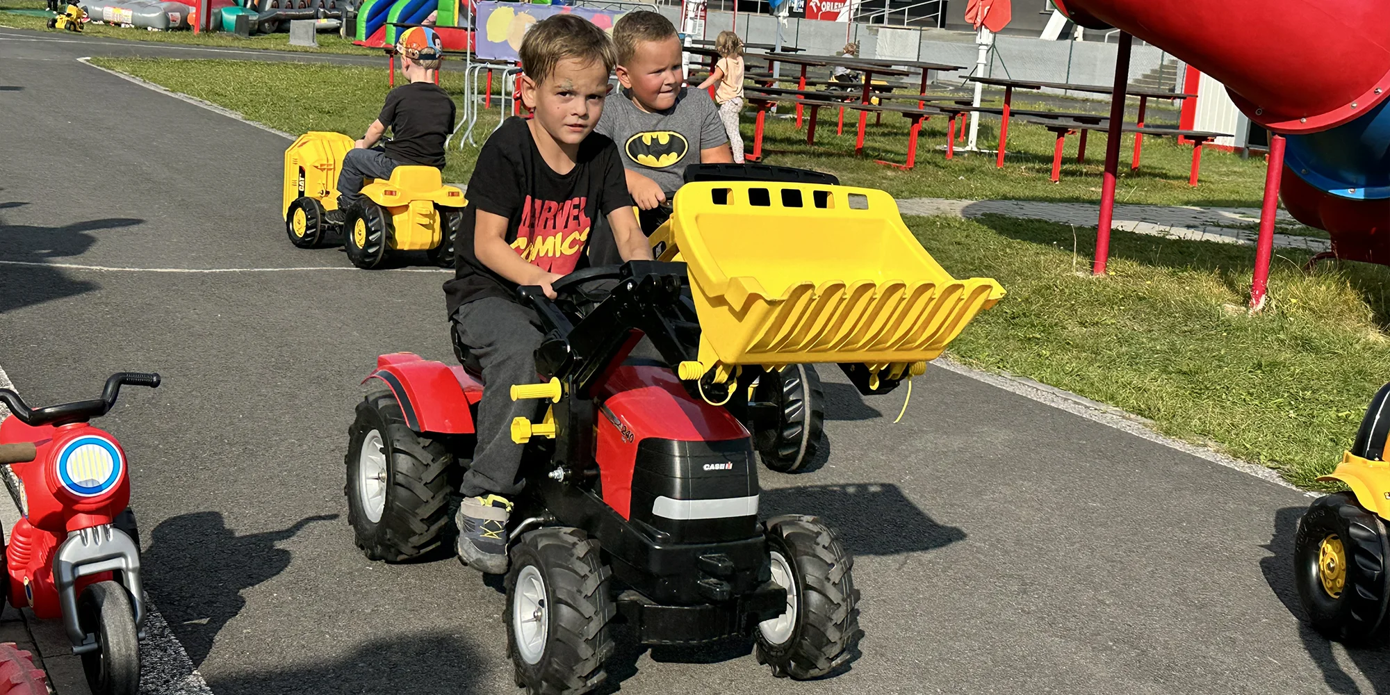 Vstup do BagrParku pro děti i dospělé: zábavní park, kde zkusíte řídit stavební stroje