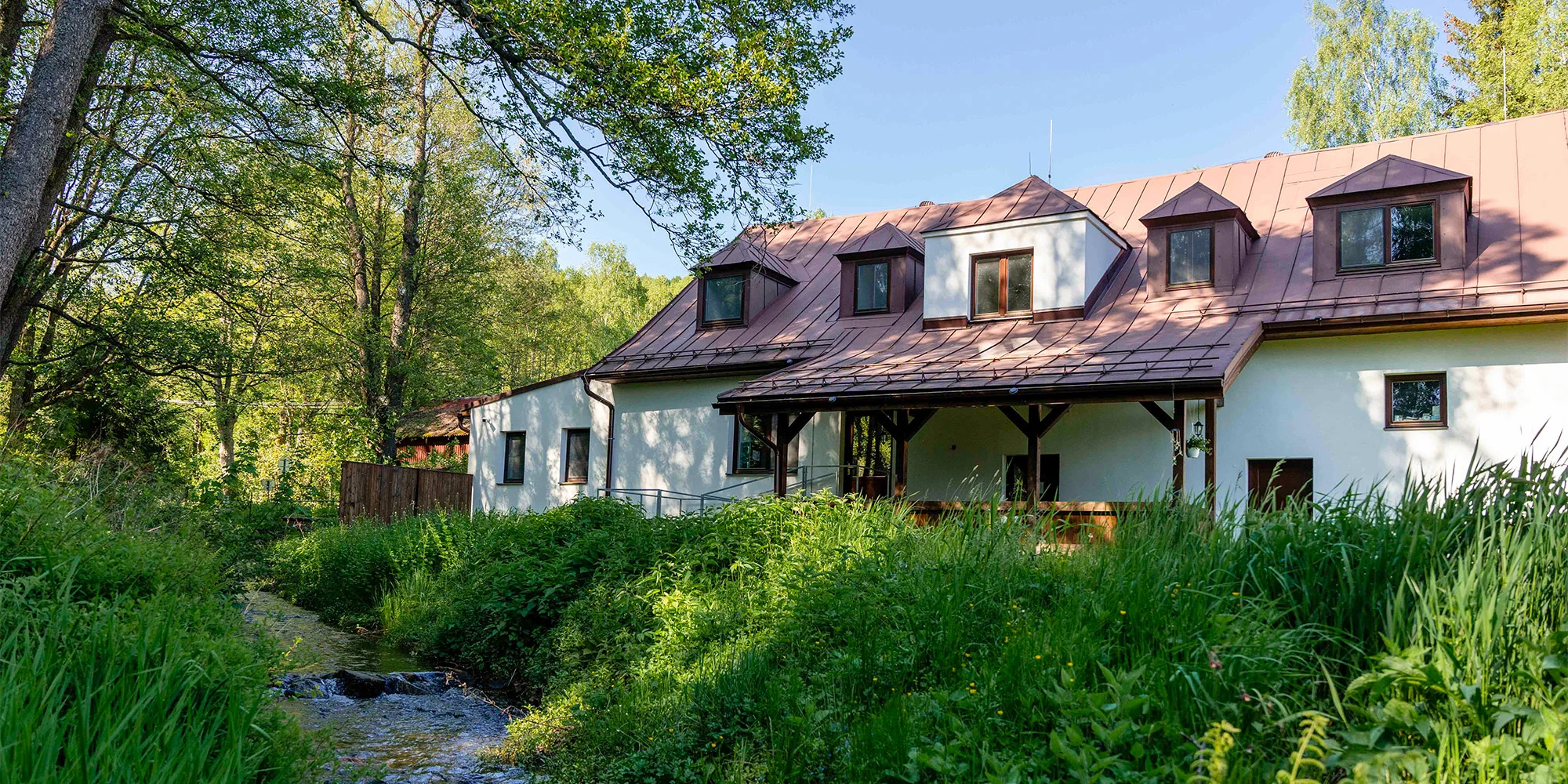 Pobyt v klidné vesnici v Jeseníkách: ubytování v apartmánech s vybavenou kuchyní, až pro 7 osob, cca 7 km od Karlovy Studánky