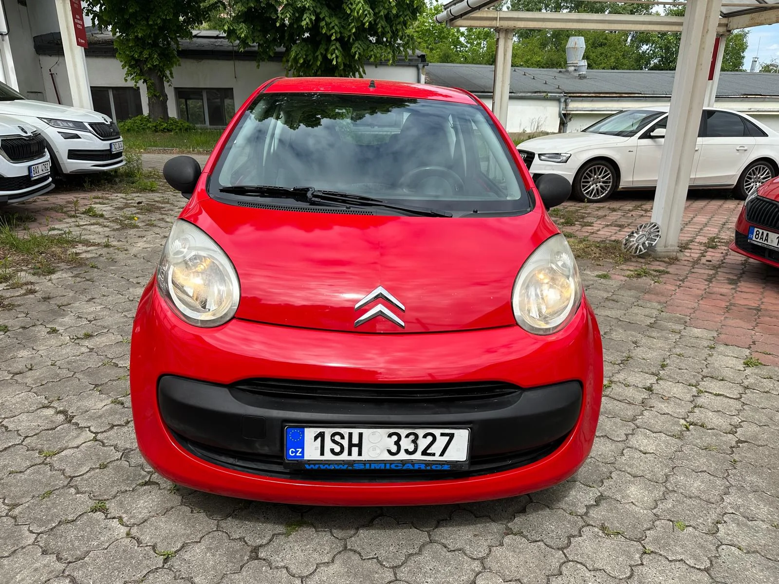 Kompletní ruční mytí vozu s tepováním sedaček v myčce Wash Cars