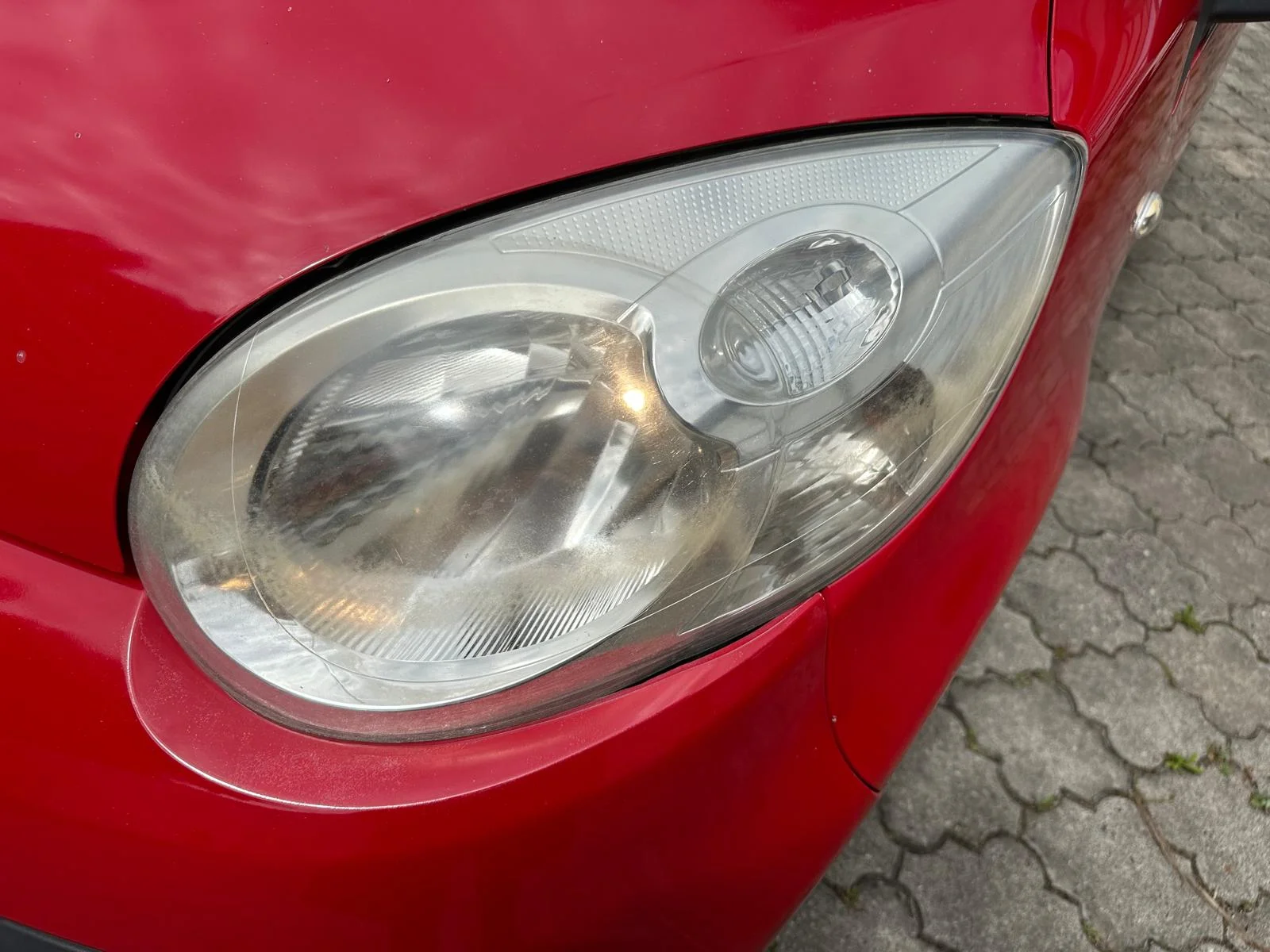 Kompletní ruční mytí vozu s tepováním sedaček v myčce Wash Cars