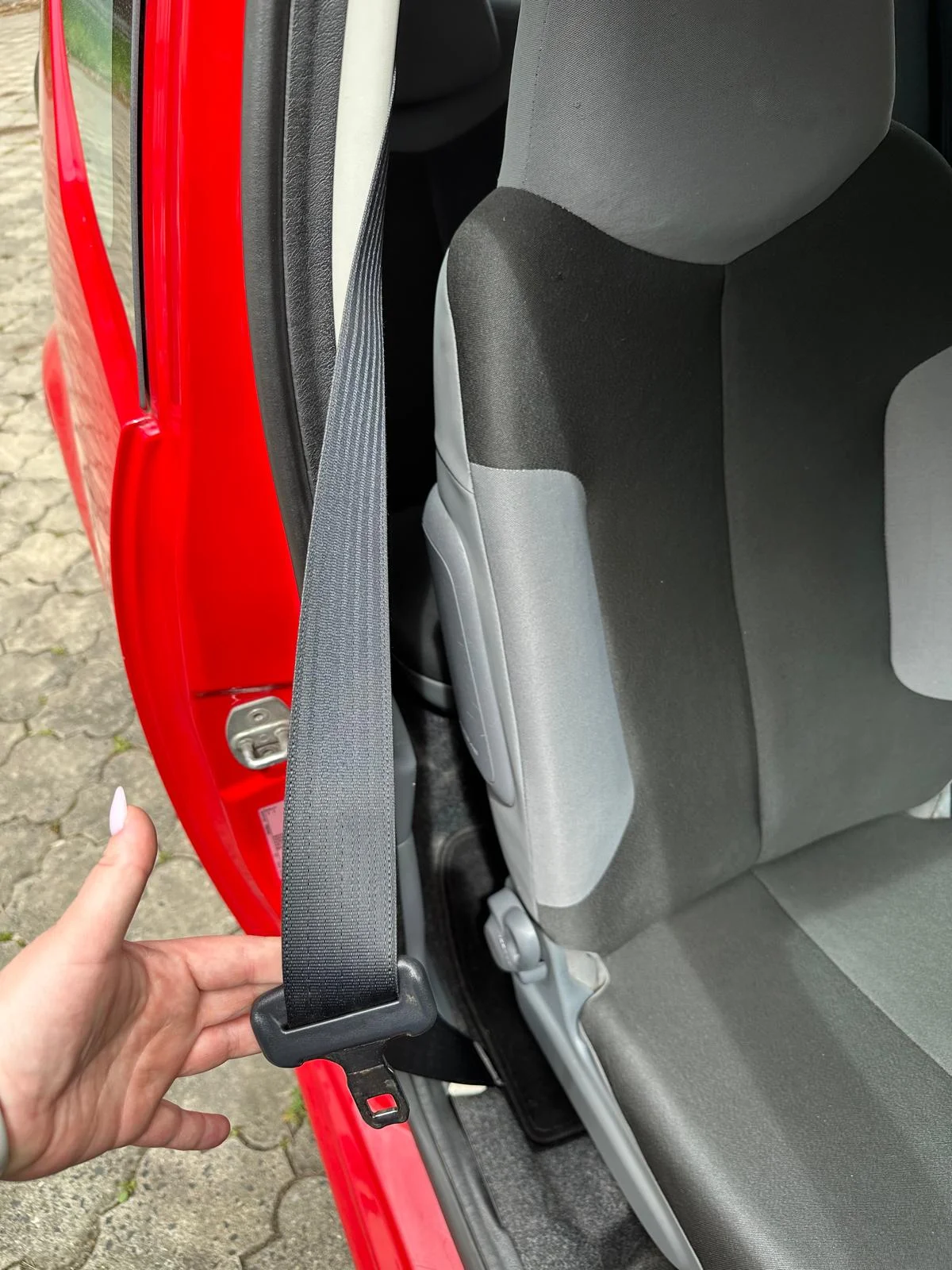 Kompletní ruční mytí vozu s tepováním sedaček v myčce Wash Cars