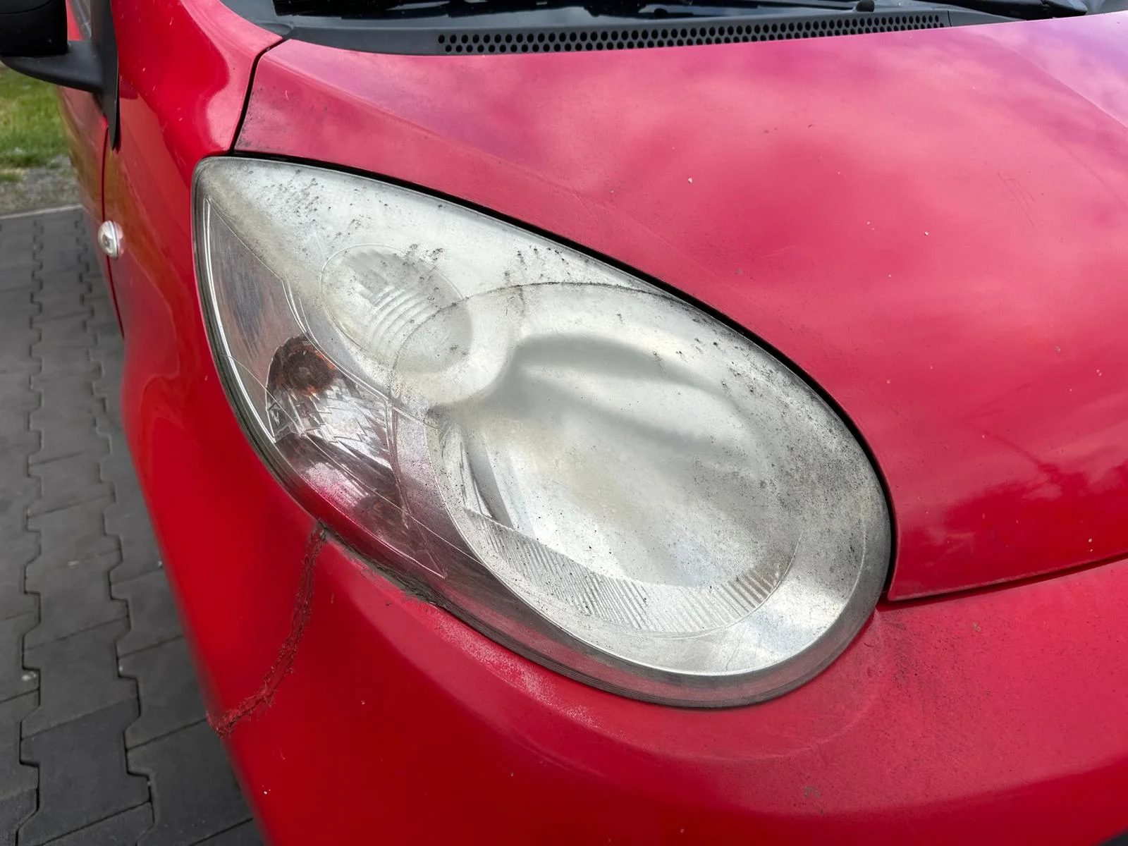 Kompletní ruční mytí vozu s tepováním sedaček v myčce Wash Cars