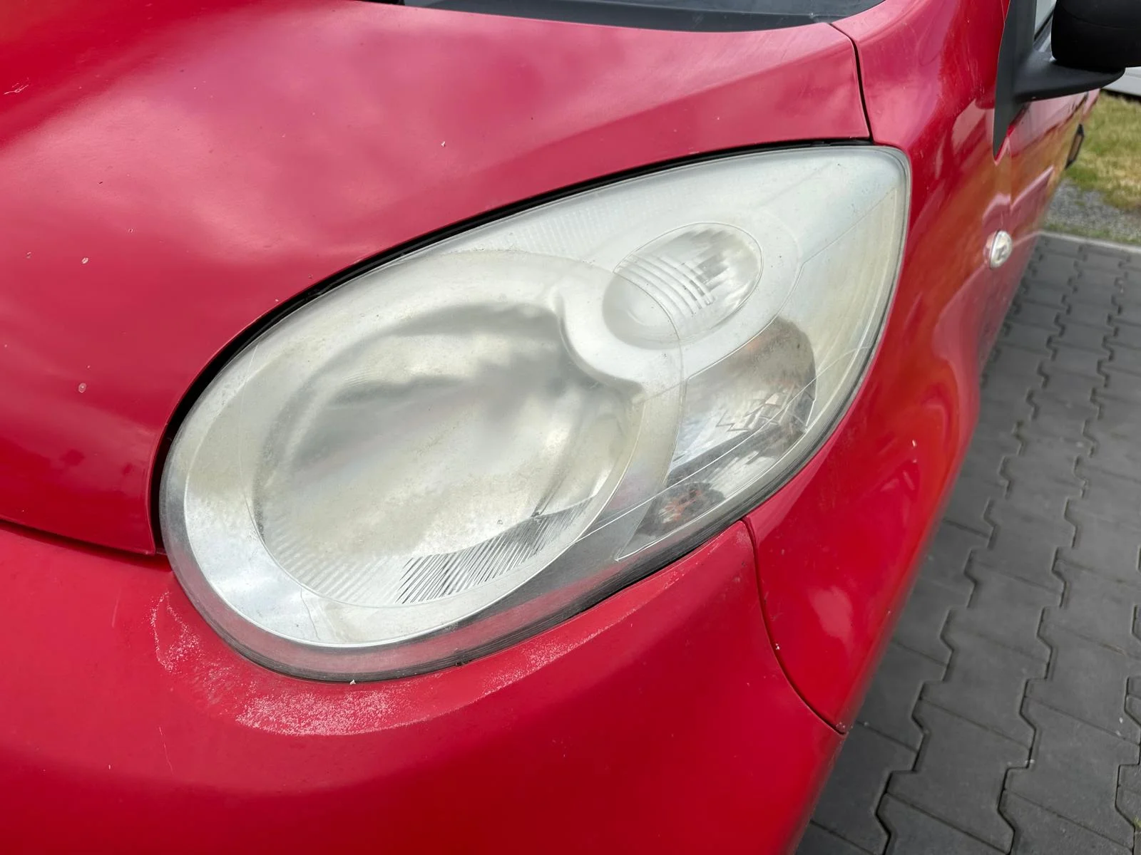 Kompletní ruční mytí vozu s tepováním sedaček v myčce Wash Cars