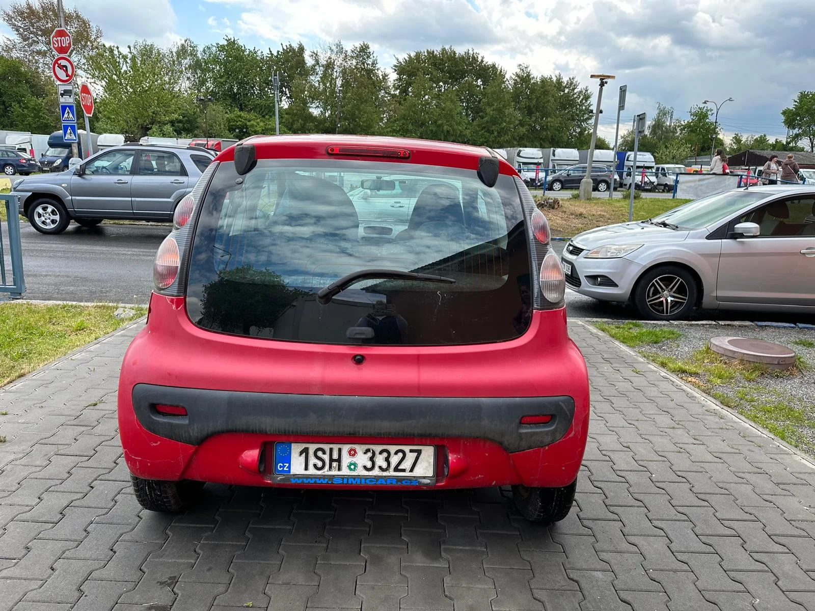 Kompletní ruční mytí vozu s tepováním sedaček v myčce Wash Cars