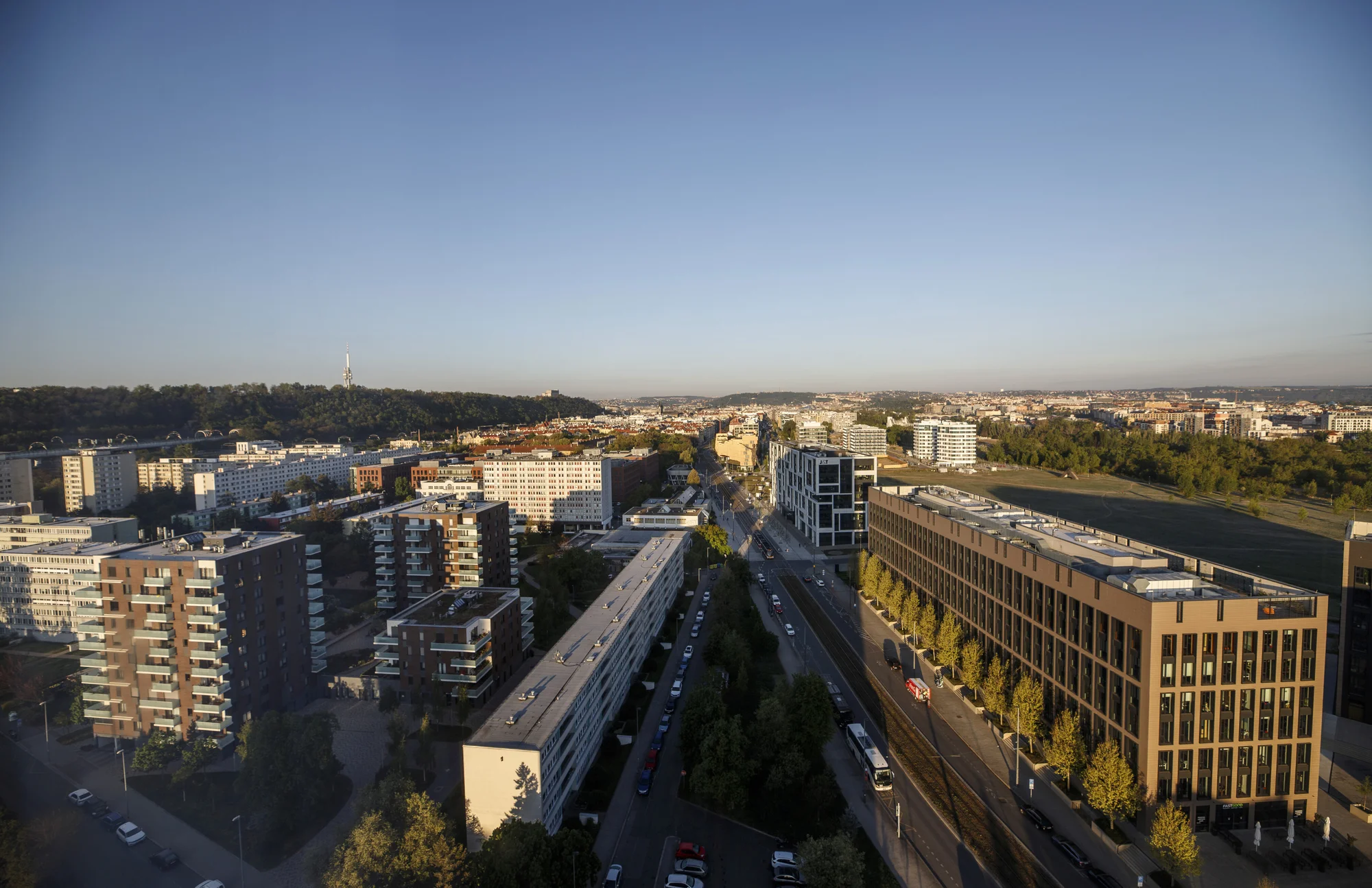Pobyt v Praze: snídaně a parkování zdarma, 300 m od metra, za 10 min. v centru