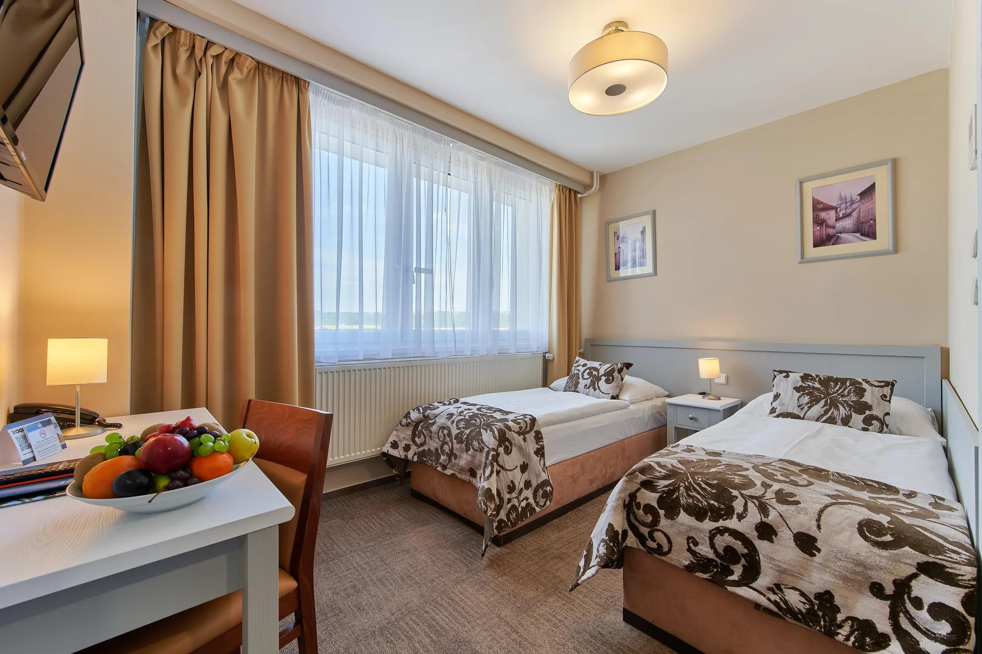 Pobyt v hotelu s největším wellness v Praze: snídaně či polopenze, bazény a sauny i fitness