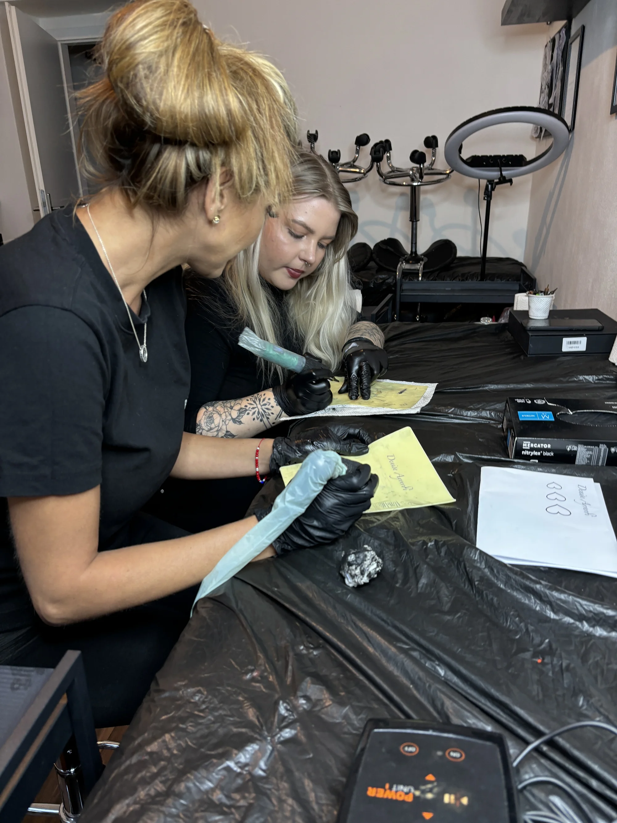 Workshop tetování pro úplné začátečníky: teoretická průprava i praxe